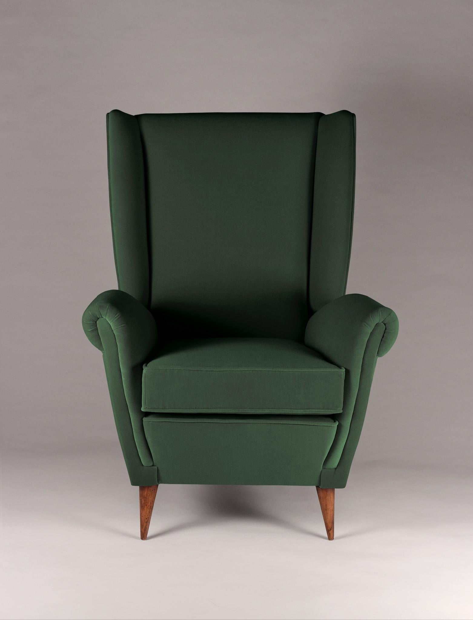 The high back lounge chair ‘Marcello’ was inspired by stylish Italian design from the 1950s and is now created by English craftsman for the 21st century. We developed a lounge chair with the option of producing any number to your fabric