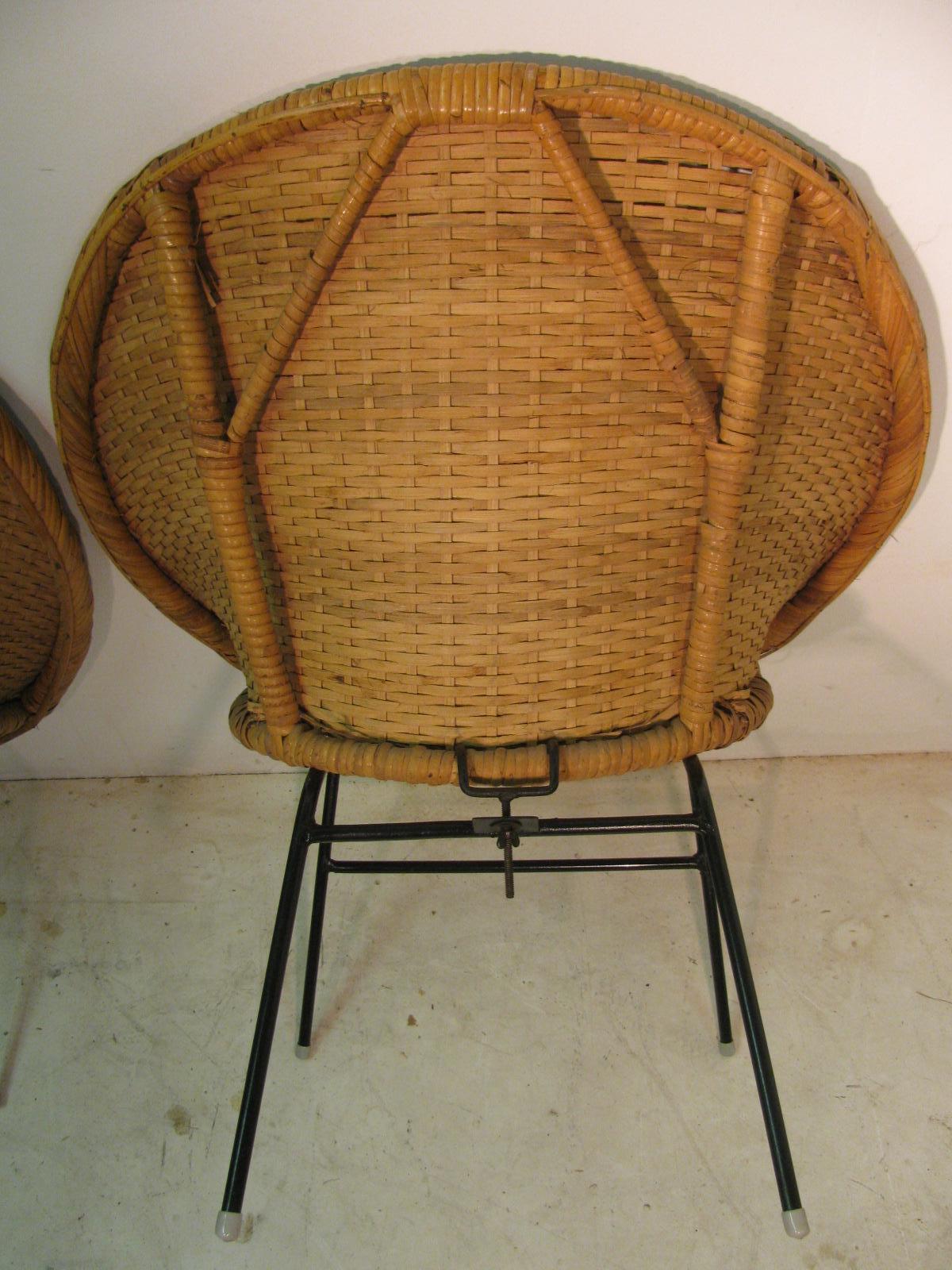 Pair of Mid-Century Modern Iron and Rattan Hoop Lounge Chairs 6