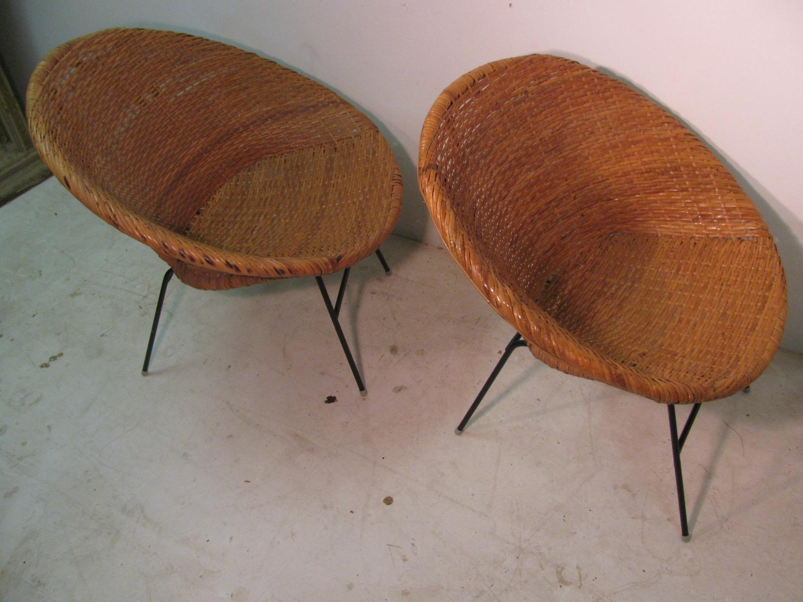 Mid-20th Century Pair of Mid-Century Modern Iron and Rattan Hoop Lounge Chairs