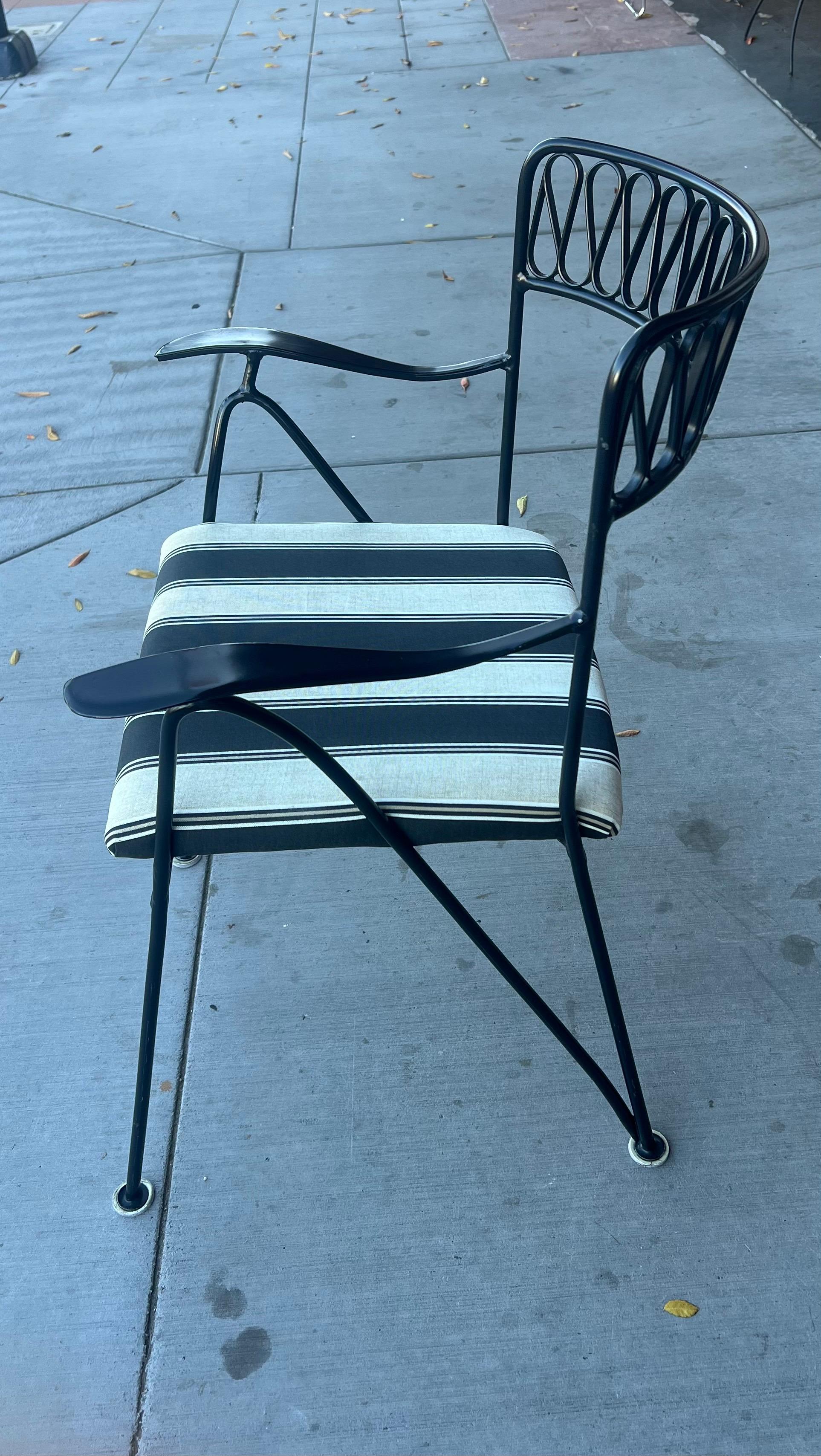 Paire de chaises en fer modernes du milieu du siècle dernier conçues par Tempestini pour Salterini Excellent état - En vente à San Diego, CA