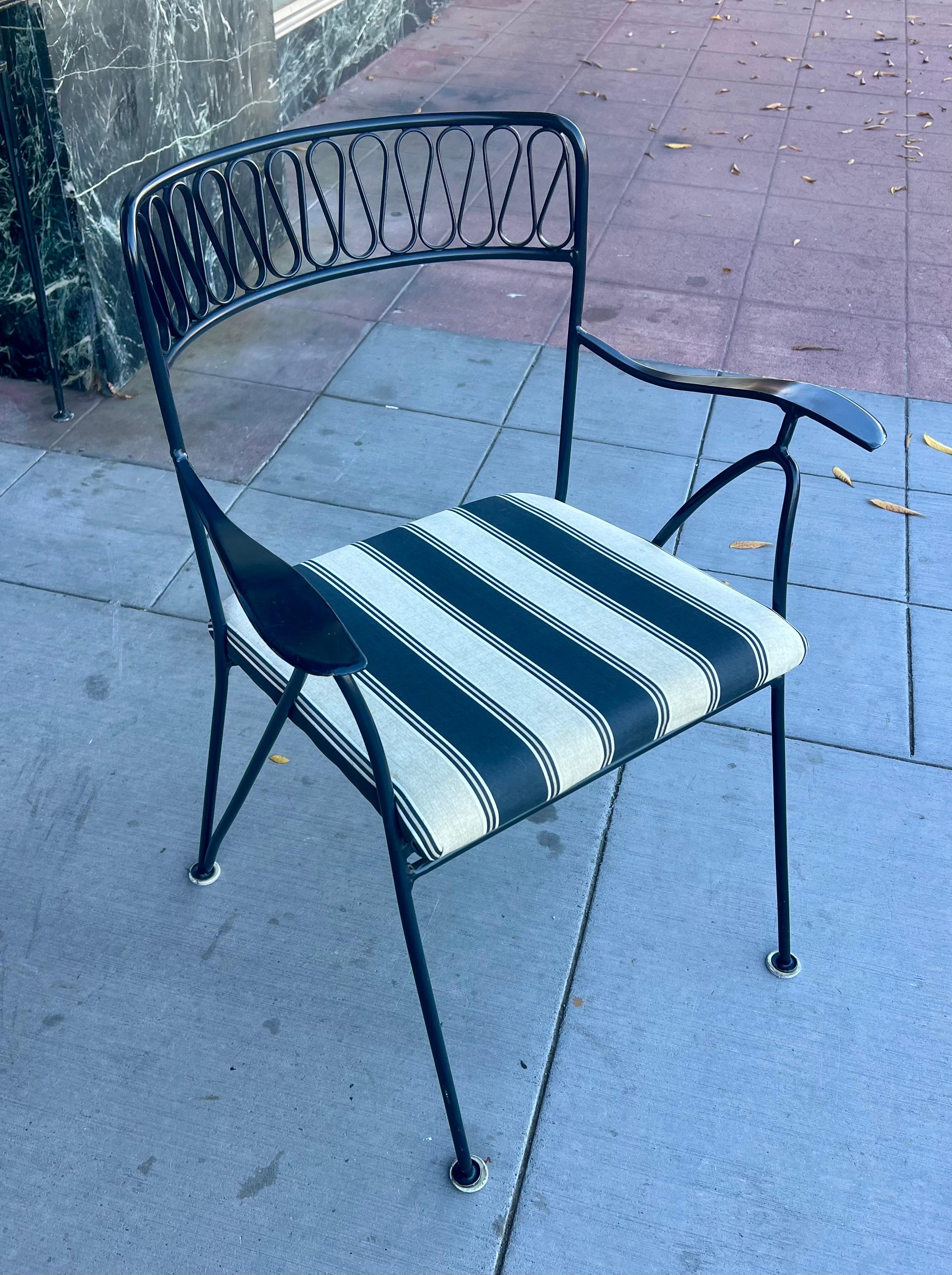Fer Paire de chaises en fer modernes du milieu du siècle dernier conçues par Tempestini pour Salterini en vente