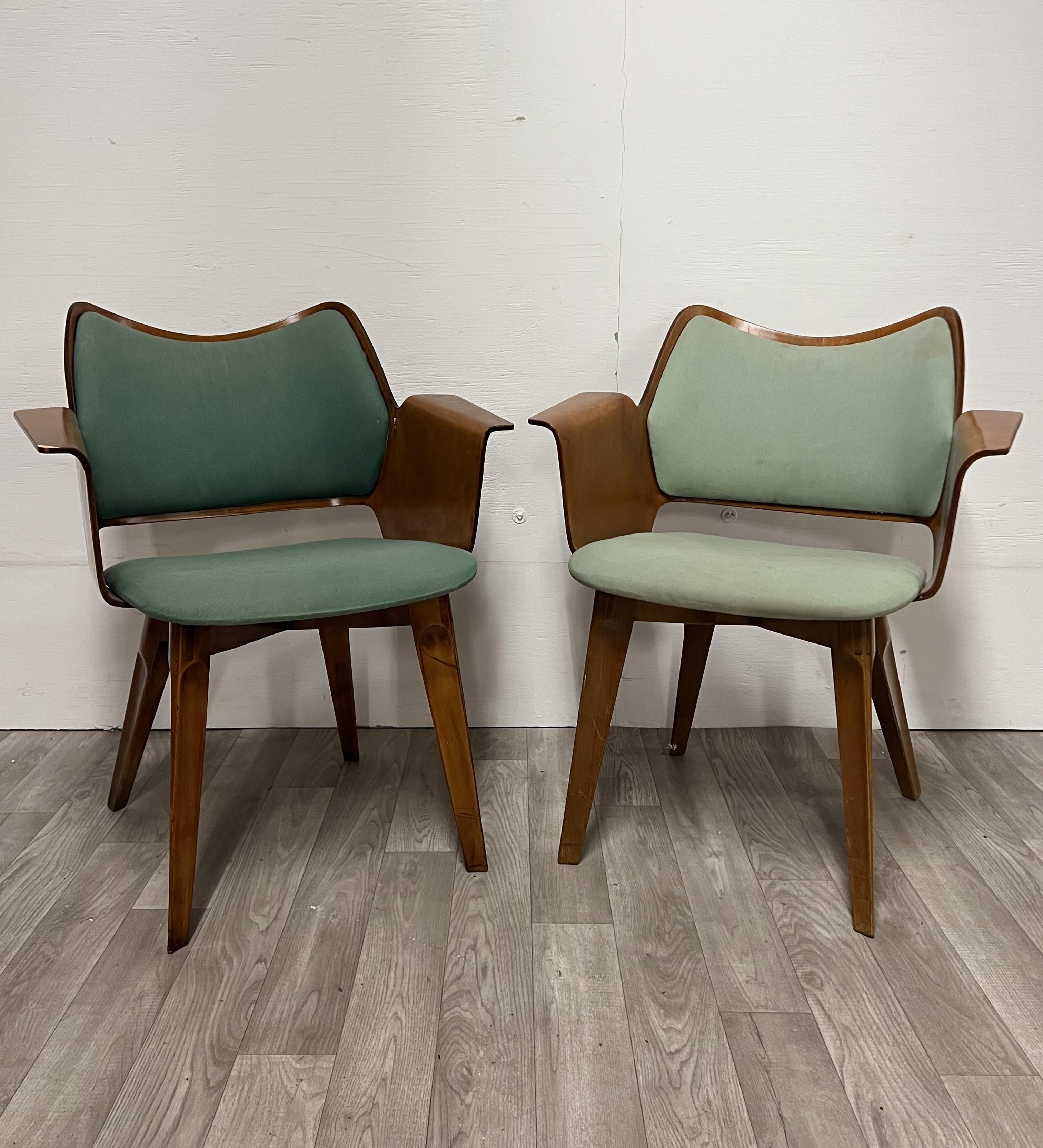 Mid-Century Modern Pair of Mid Century Modern Italian Arm Chairs For Sale