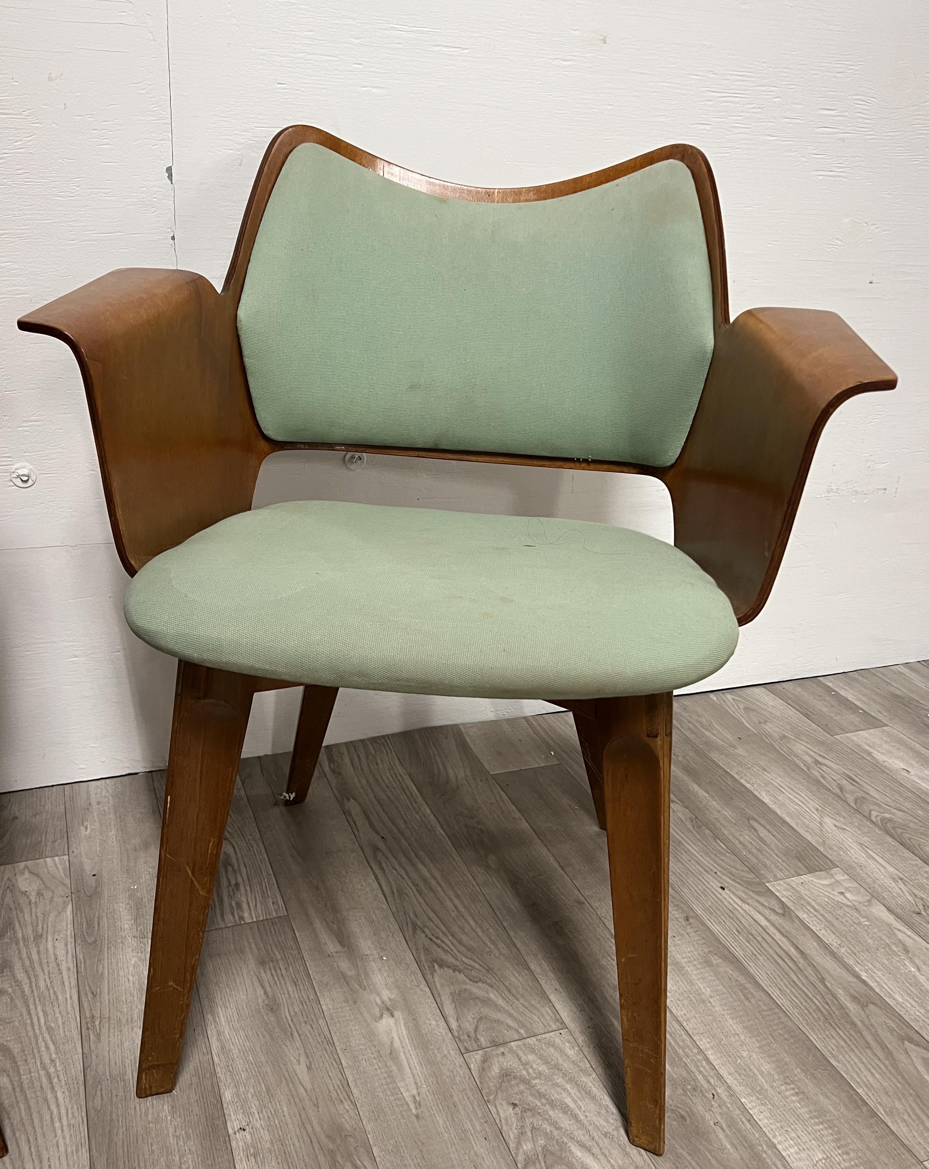 Pair of Mid Century Modern Italian Arm Chairs In Good Condition For Sale In Red Lion, PA