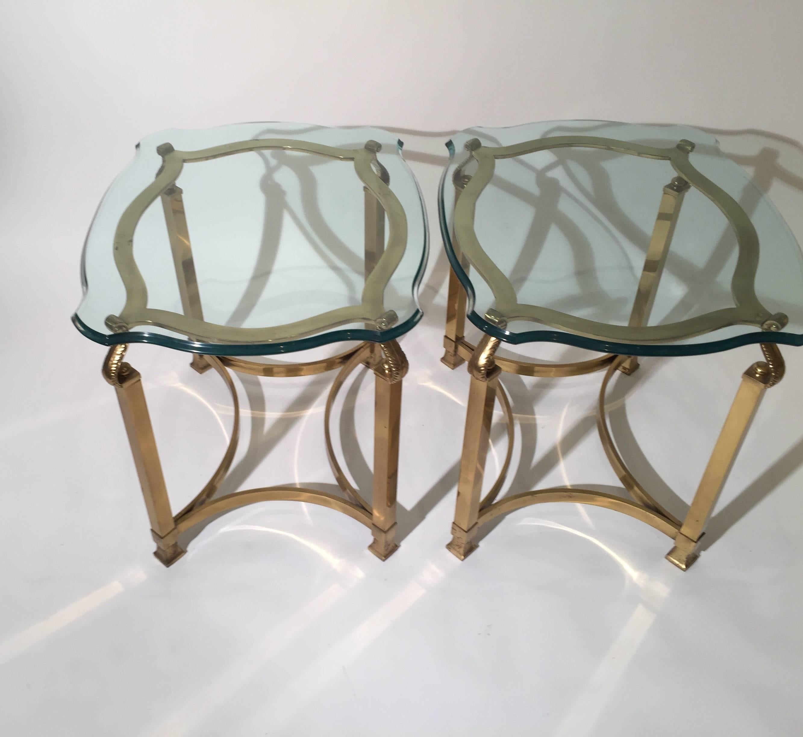 Pair of Mid-Century Modern Italian brass and glass side tables, with bevelled glass tops
Great for family room, bedroom or office marked Italy. Dimensions: 22