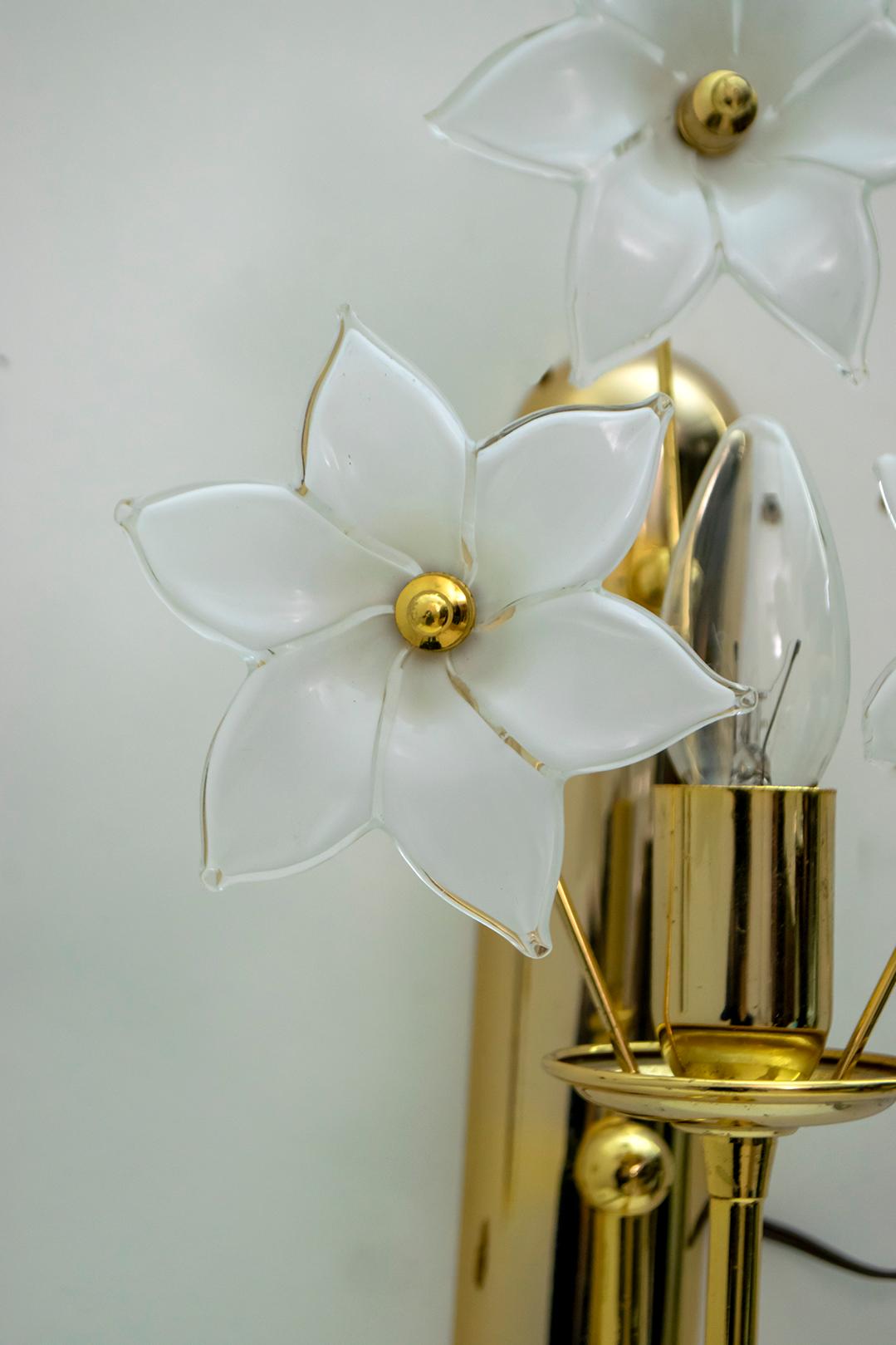 Pair of Mid-Century Modern Italian Brass and Murano Glass Flowers Sconces, 1975s 6