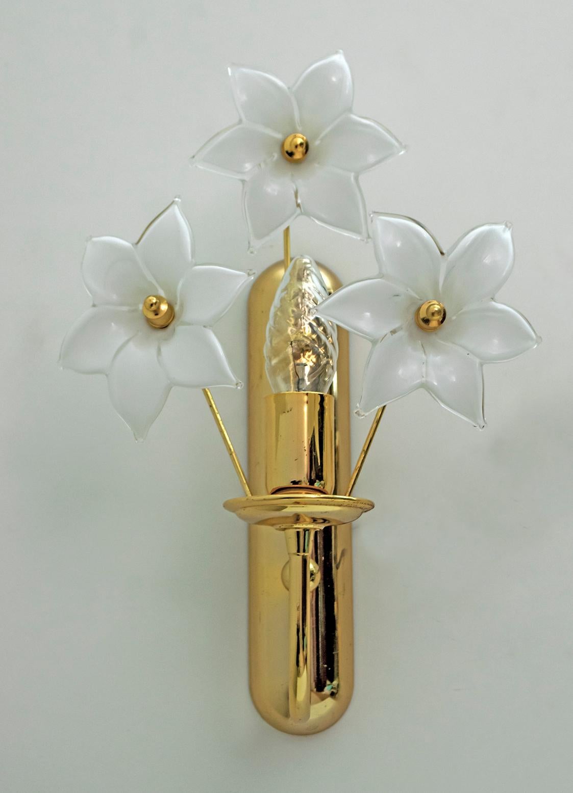 Pair of Mid-Century Modern Italian Brass and Murano Glass Flowers Sconces, 1975s 1