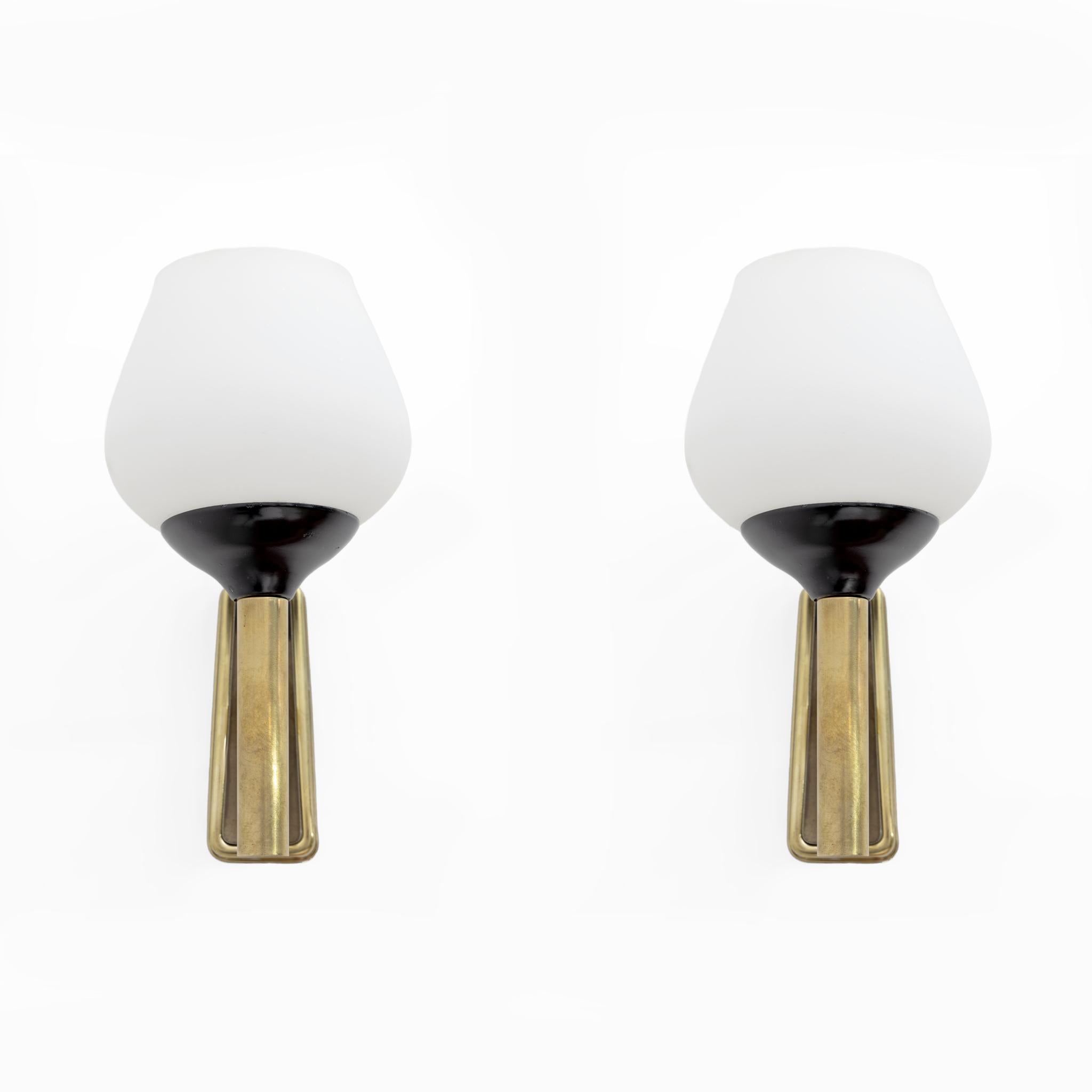 Mid-Century Modern Pair of Mid-century Modern Italian Brass and Opaline Murano Glass Sconces, 1950s For Sale