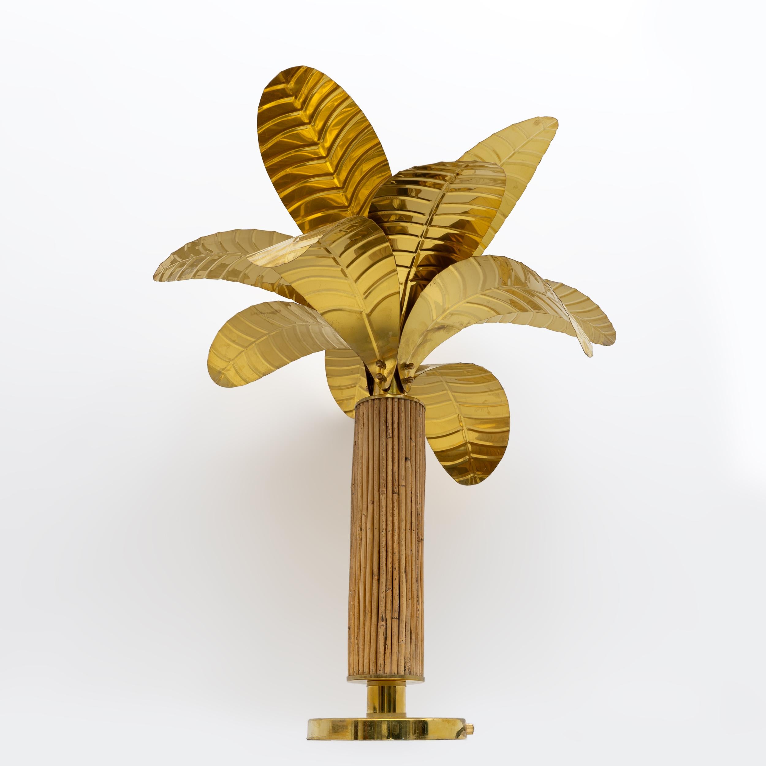 Mid-Century Modern Pair of Mid-century Modern Italian Brass and Rattan Palm Tree Lamps, 1970s For Sale
