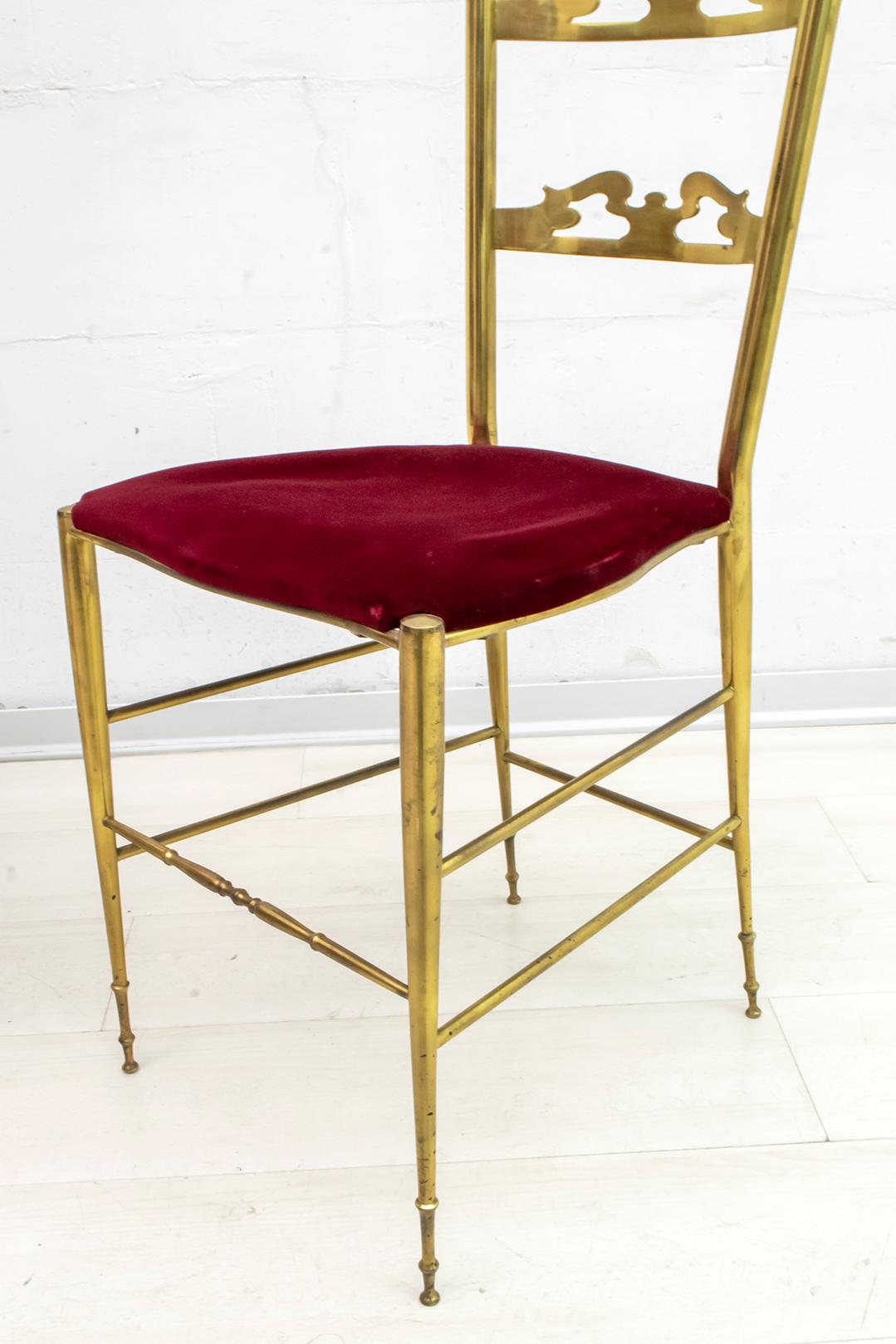 Laiton Paire de chaises Chiavari à haut dossier en laiton de style italien moderne du milieu du siècle dernier, années 1950 en vente