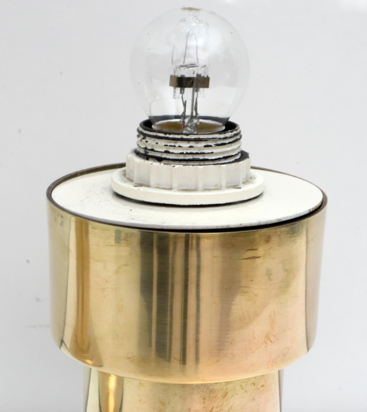 Pair of Mid-Century Modern Italian Brass Table Lamps, 1960s For Sale 4