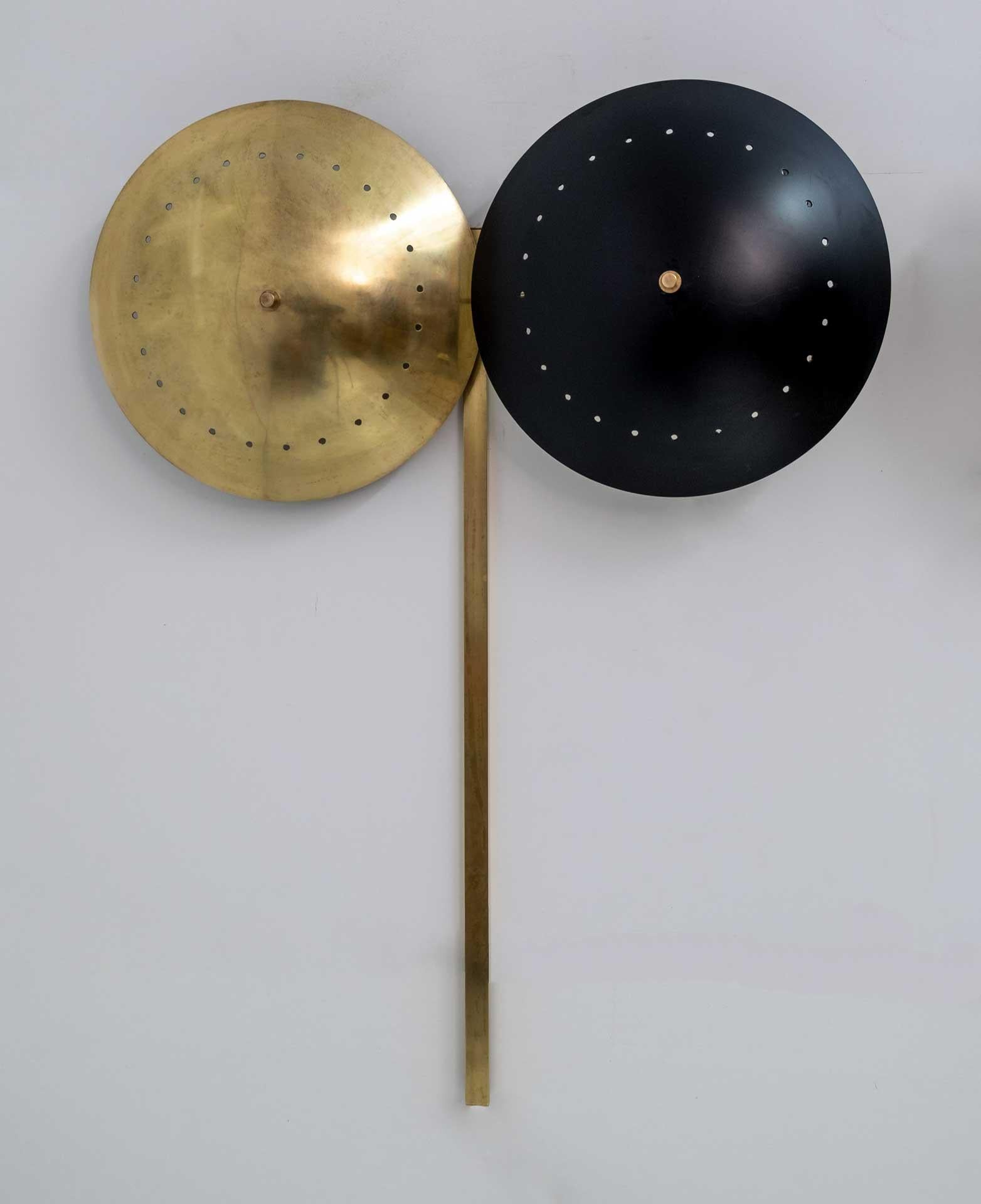 Mid-Century Modern Pair of Mid-century Modern Italian Brass Wall Lamps, 1970s For Sale