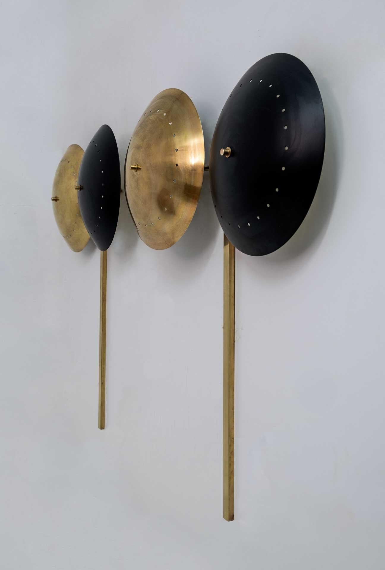 Pair of Mid-century Modern Italian Brass Wall Lamps, 1970s For Sale 2