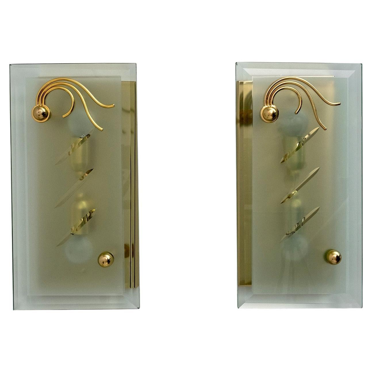 Pair of Mid-Century Modern Italian Crystal and Brass Sconces, 1970s For Sale