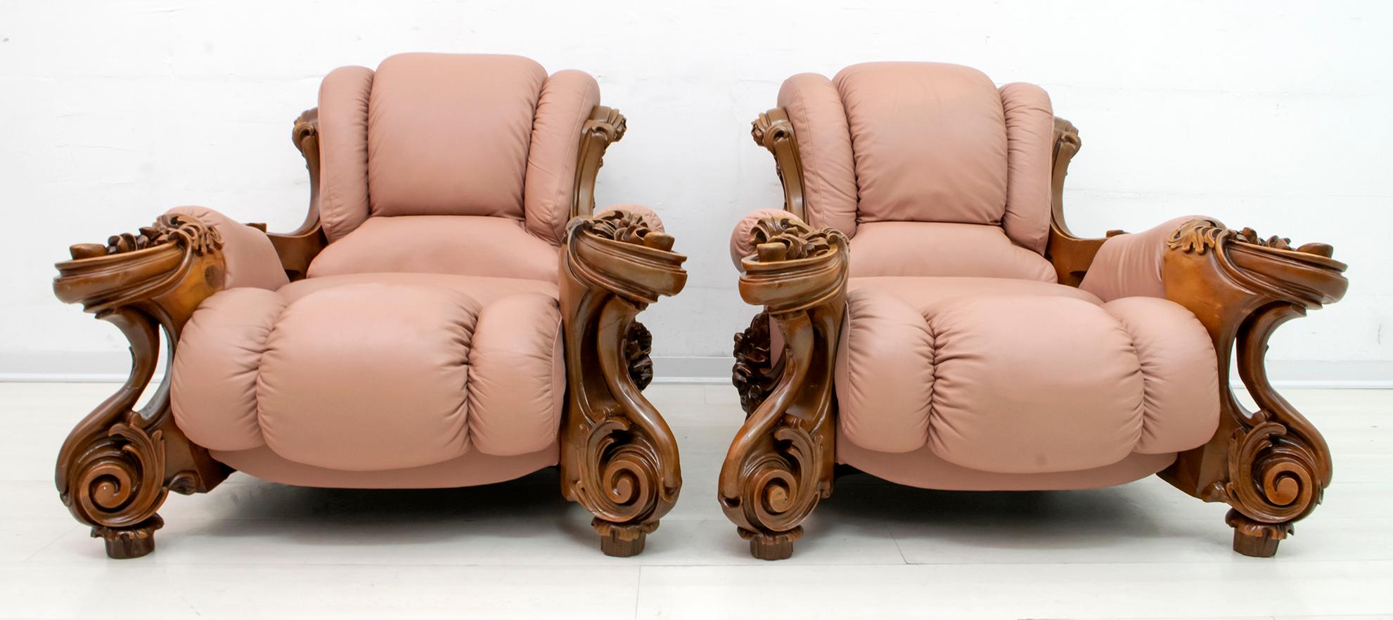 Art nouveau Paire de fauteuils en cuir de style Liberty italien de style mi-siècle moderne, années 1950 en vente
