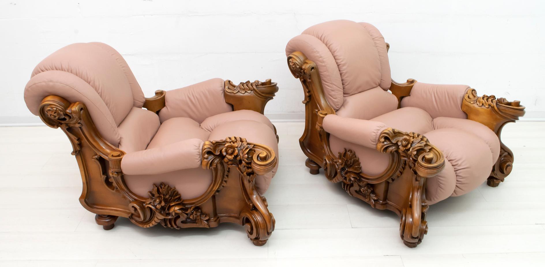 Milieu du XXe siècle Paire de fauteuils en cuir de style Liberty italien de style mi-siècle moderne, années 1950 en vente