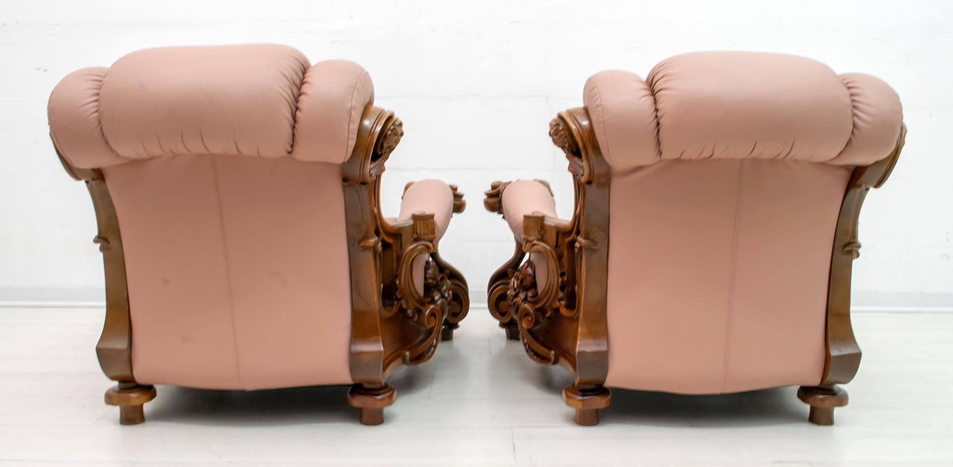 Paire de fauteuils en cuir de style Liberty italien de style mi-siècle moderne, années 1950 en vente 3