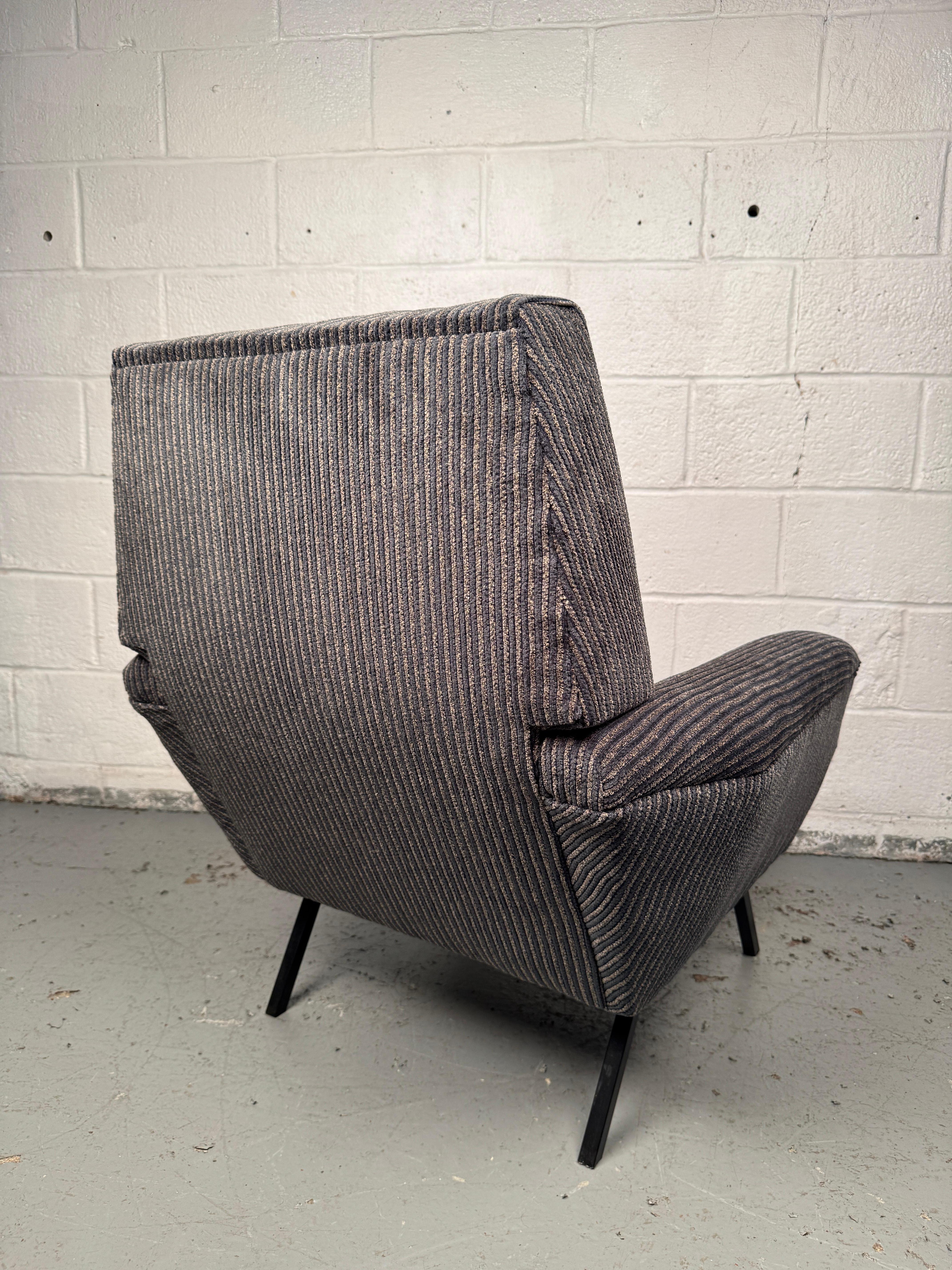 Paire de chaises longues italiennes modernes du milieu du siècle dernier en vente 4