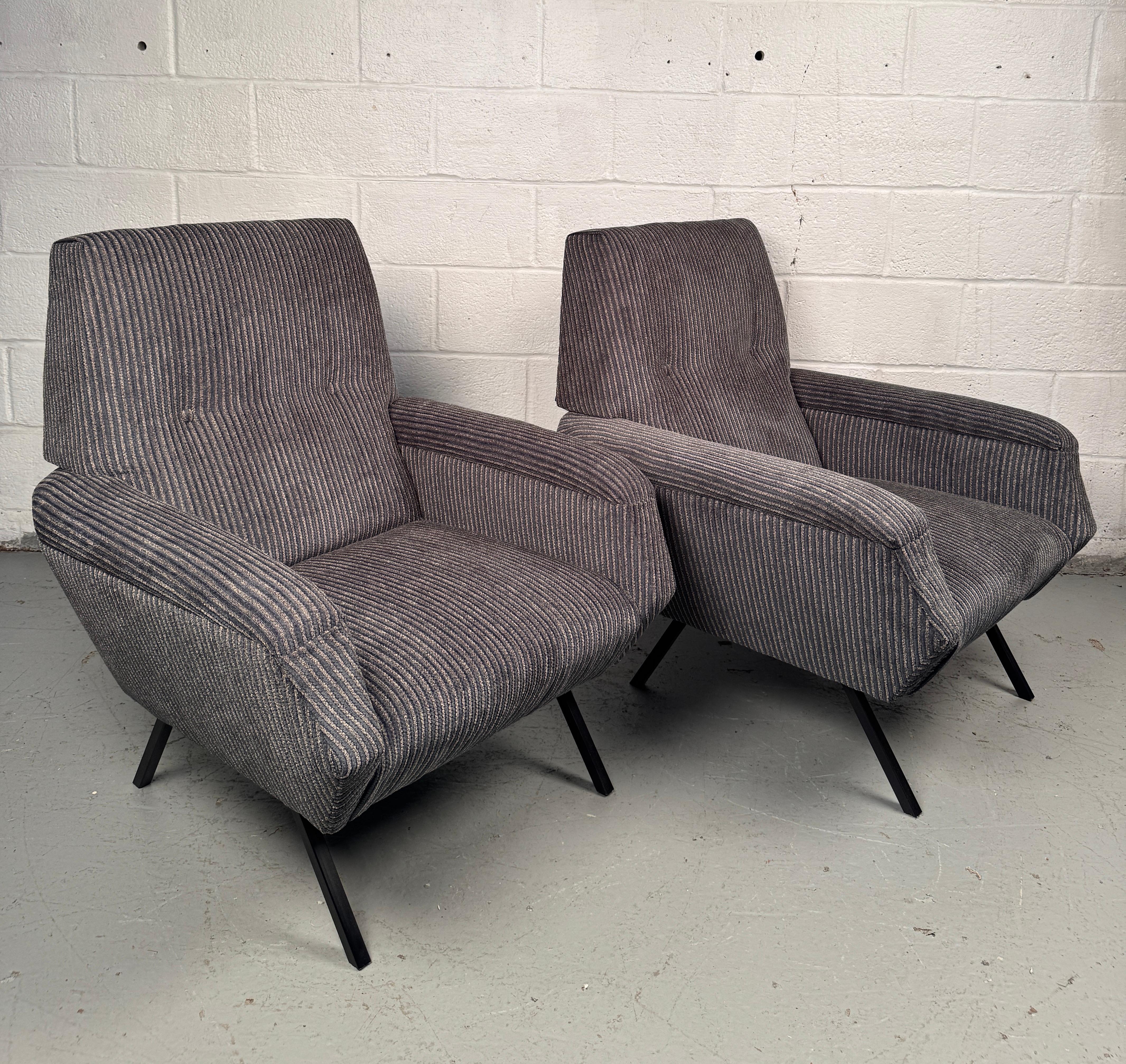 Paire de chaises longues italiennes modernes du milieu du siècle dernier en vente 12