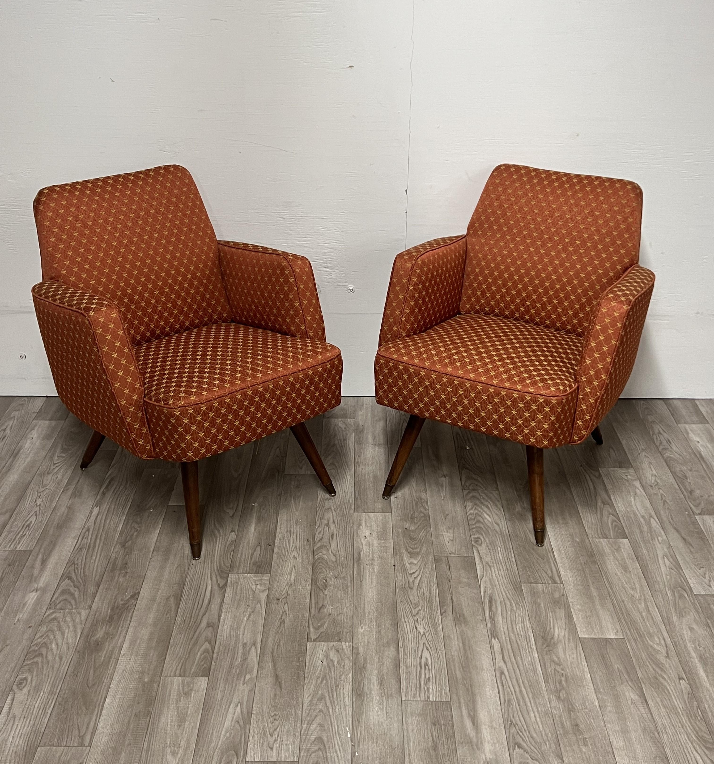 Newly reupholstered pair of vintage Italian Lounge chairs
Very stylish and sleek
Mid Century Modern 