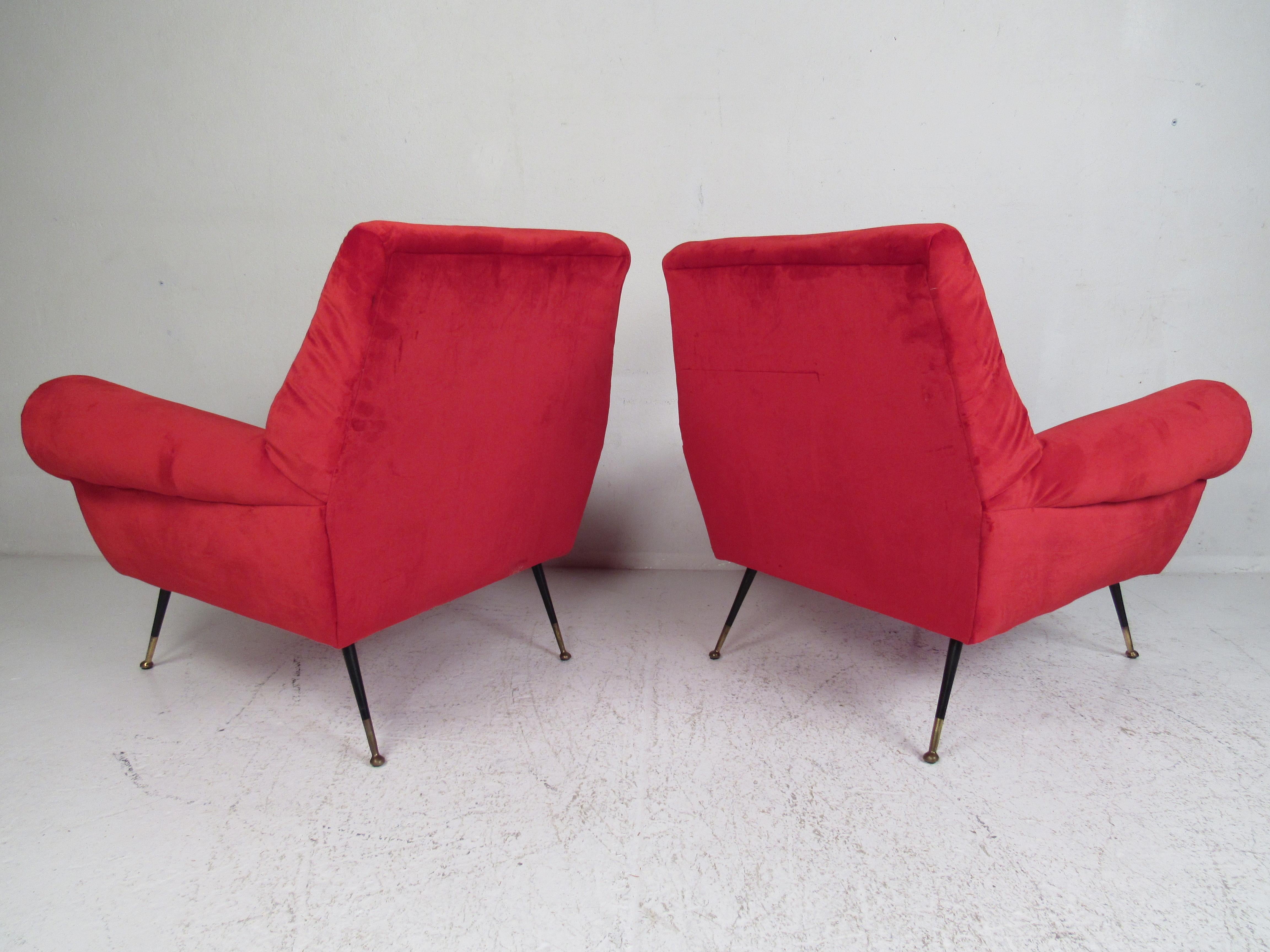 Late 20th Century Pair of Mid-Century Modern Italian Lounge Chairs