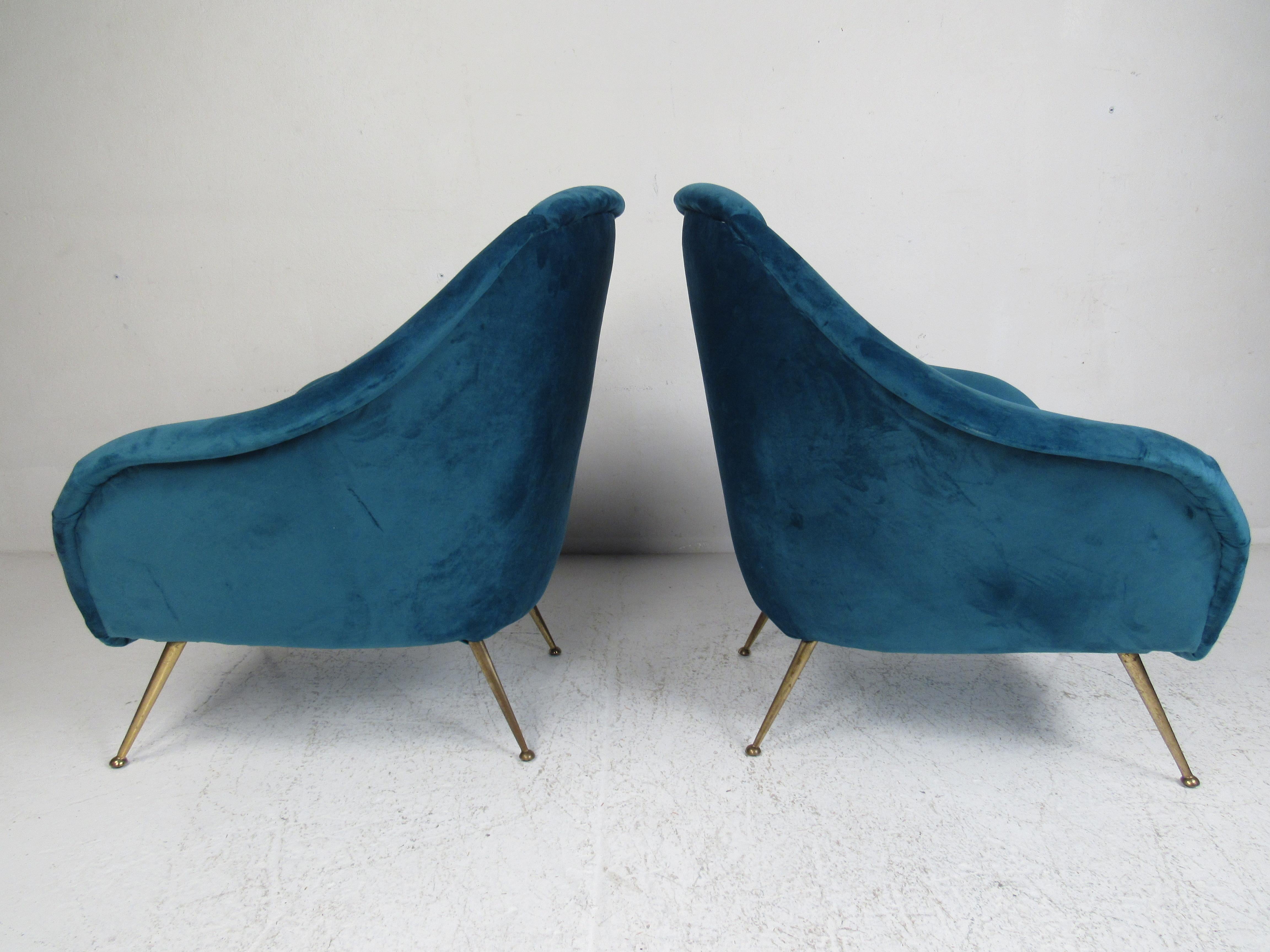 Pair of Mid-Century Modern Italian Lounge Chairs 1