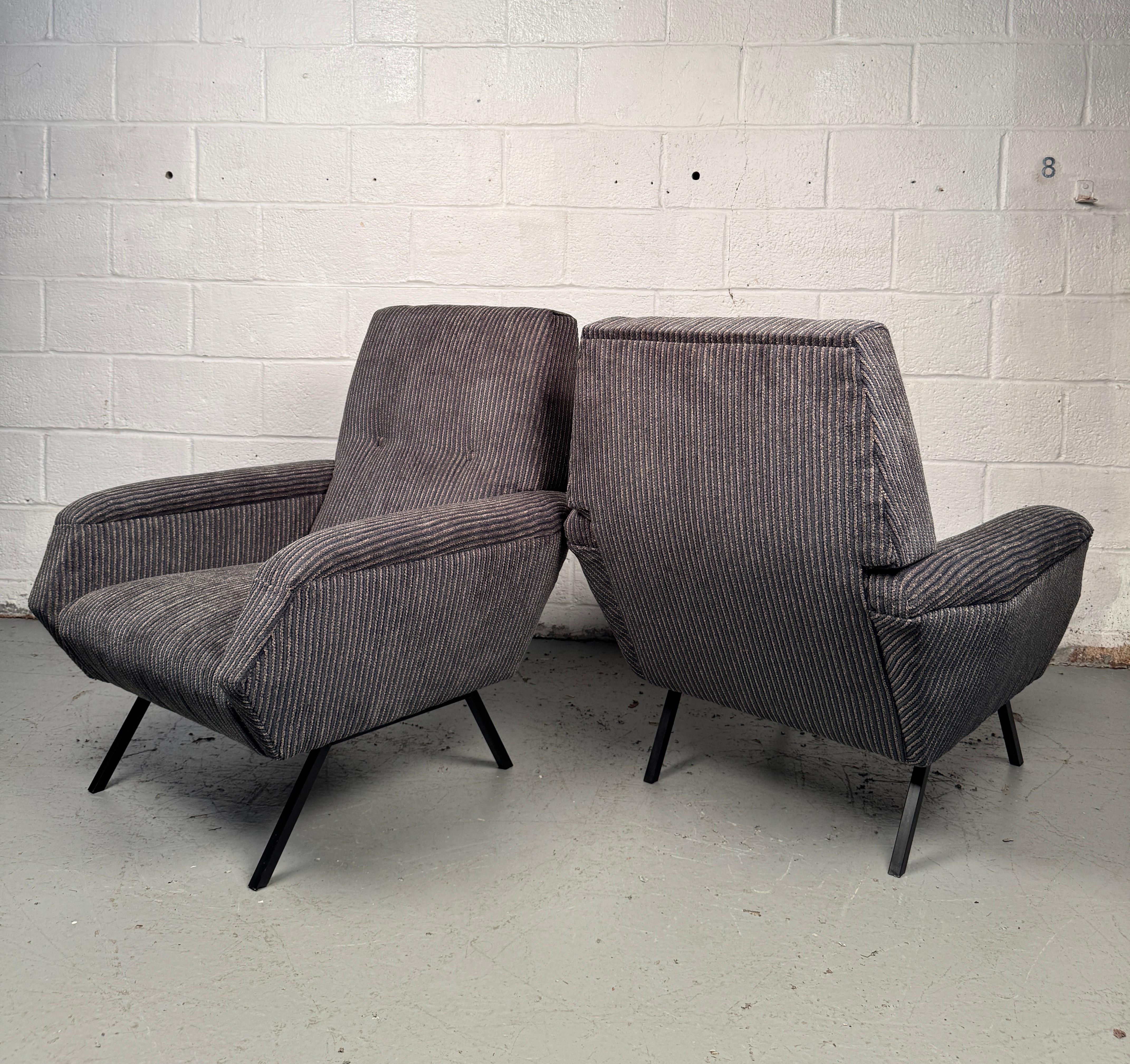 Tissu Paire de chaises longues italiennes modernes du milieu du siècle dernier en vente