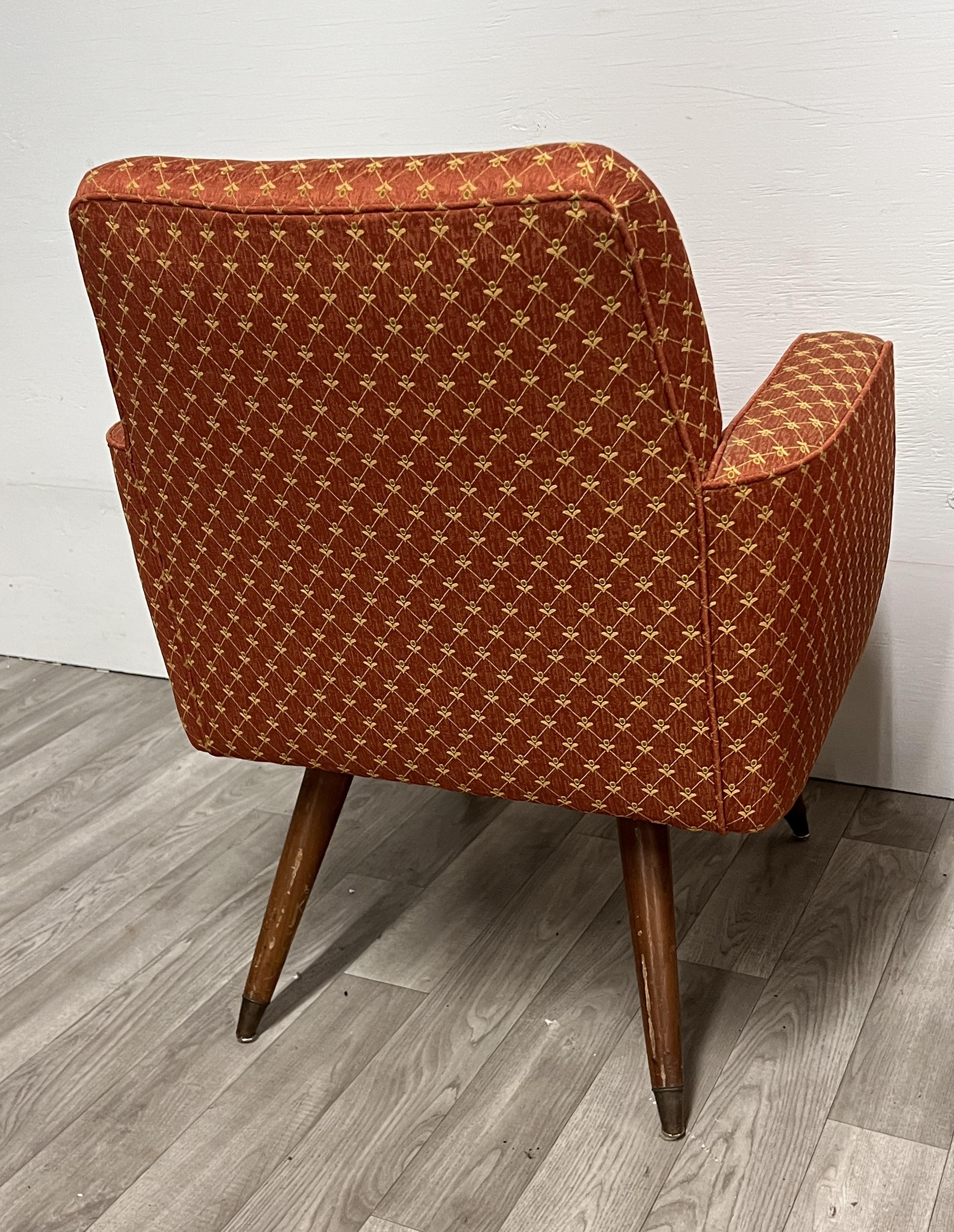 Pair of Mid Century Modern Italian Lounge Chairs For Sale 2