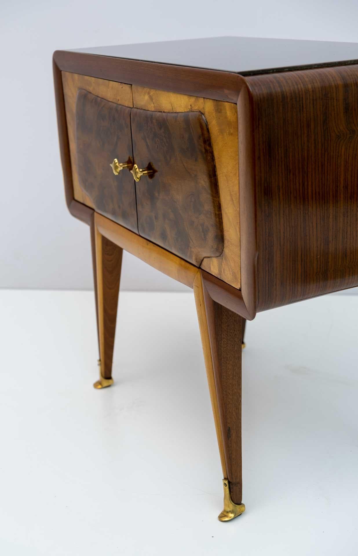 Pair of Mid-Century Modern Italian Maple and Walnut Nightstands, 1950s For Sale 7