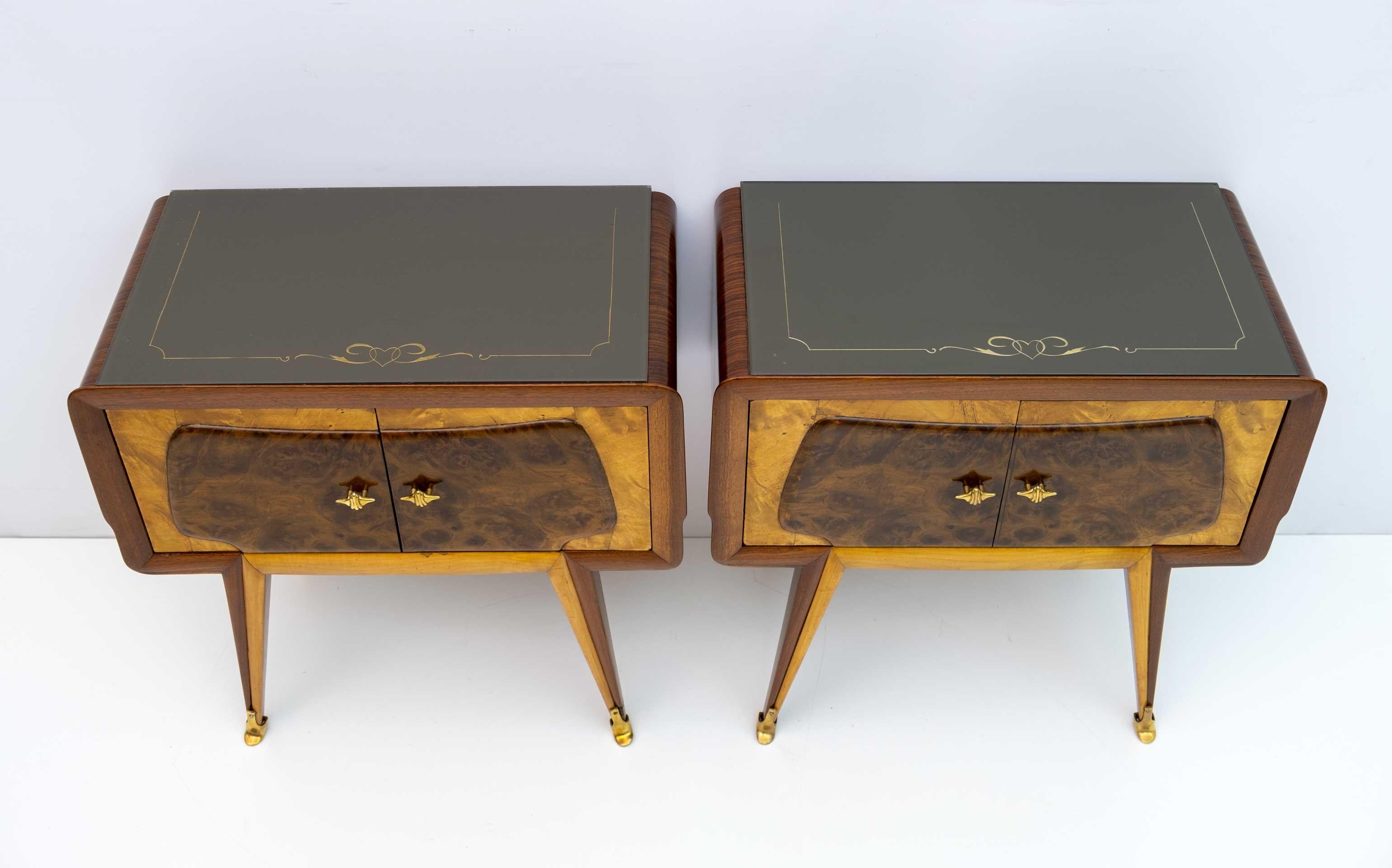 Pair of Mid-Century Modern Italian Maple and Walnut Nightstands, 1950s For Sale 1