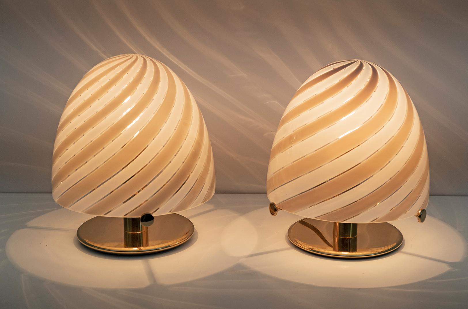 Pair of Mid-Century Modern Italian Murano Glass Mushroom Spiral Table Lamps, 70s In Good Condition In Puglia, Puglia