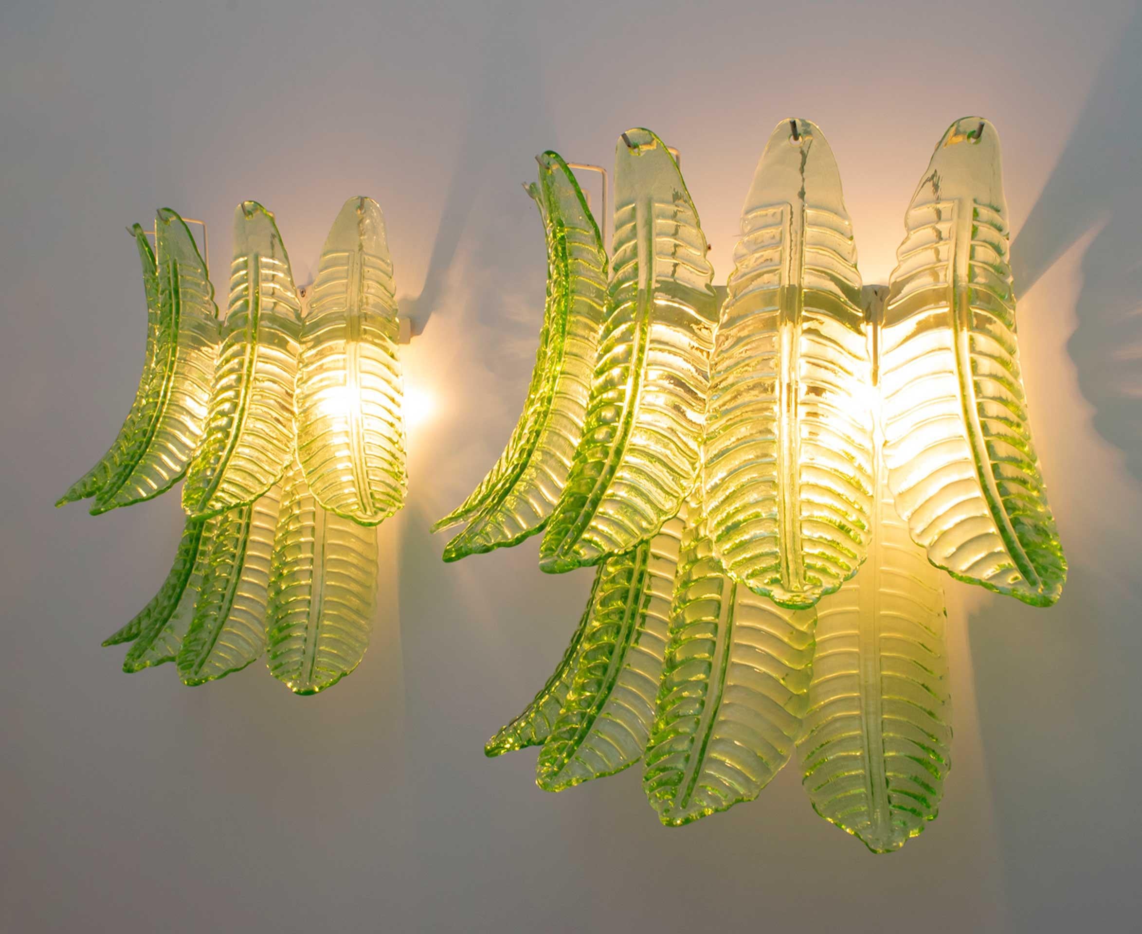 Pair of Mid-Century Modern Italian Murano Glass Palm Leaf Sconces, 1970s For Sale 6