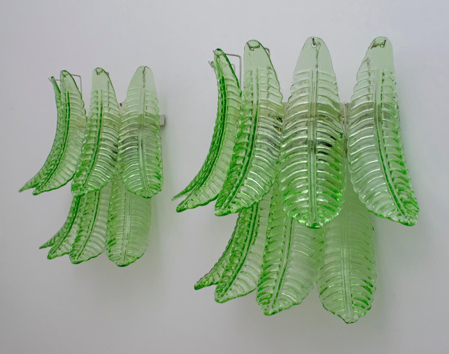 Late 20th Century Pair of Mid-Century Modern Italian Murano Glass Palm Leaf Sconces, 1970s