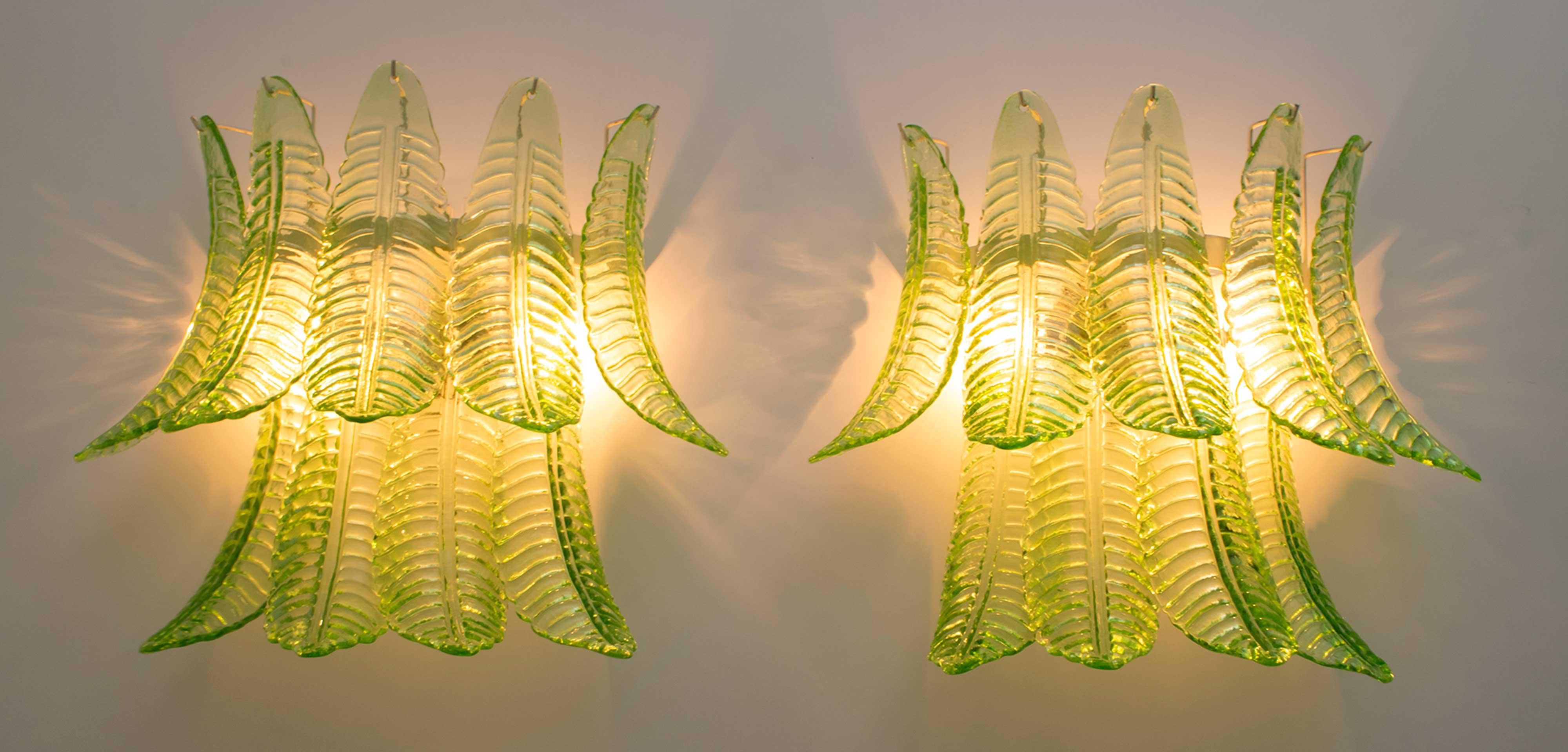 Pair of Mid-Century Modern Italian Murano Glass Palm Leaf Sconces, 1970s For Sale 3