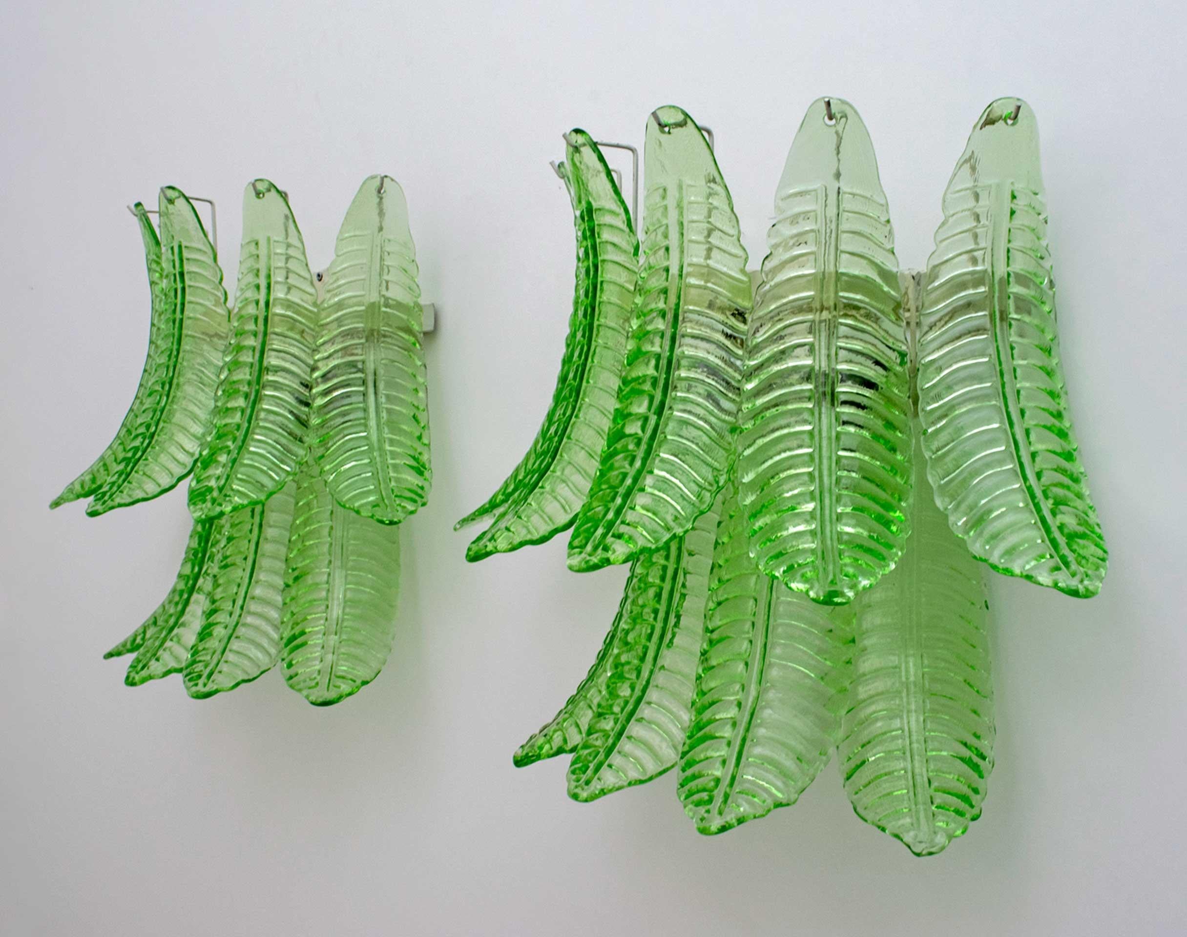 Paire d'appliques italiennes modernes en verre de Murano en forme de feuilles de palmier, années 1970 en vente 2