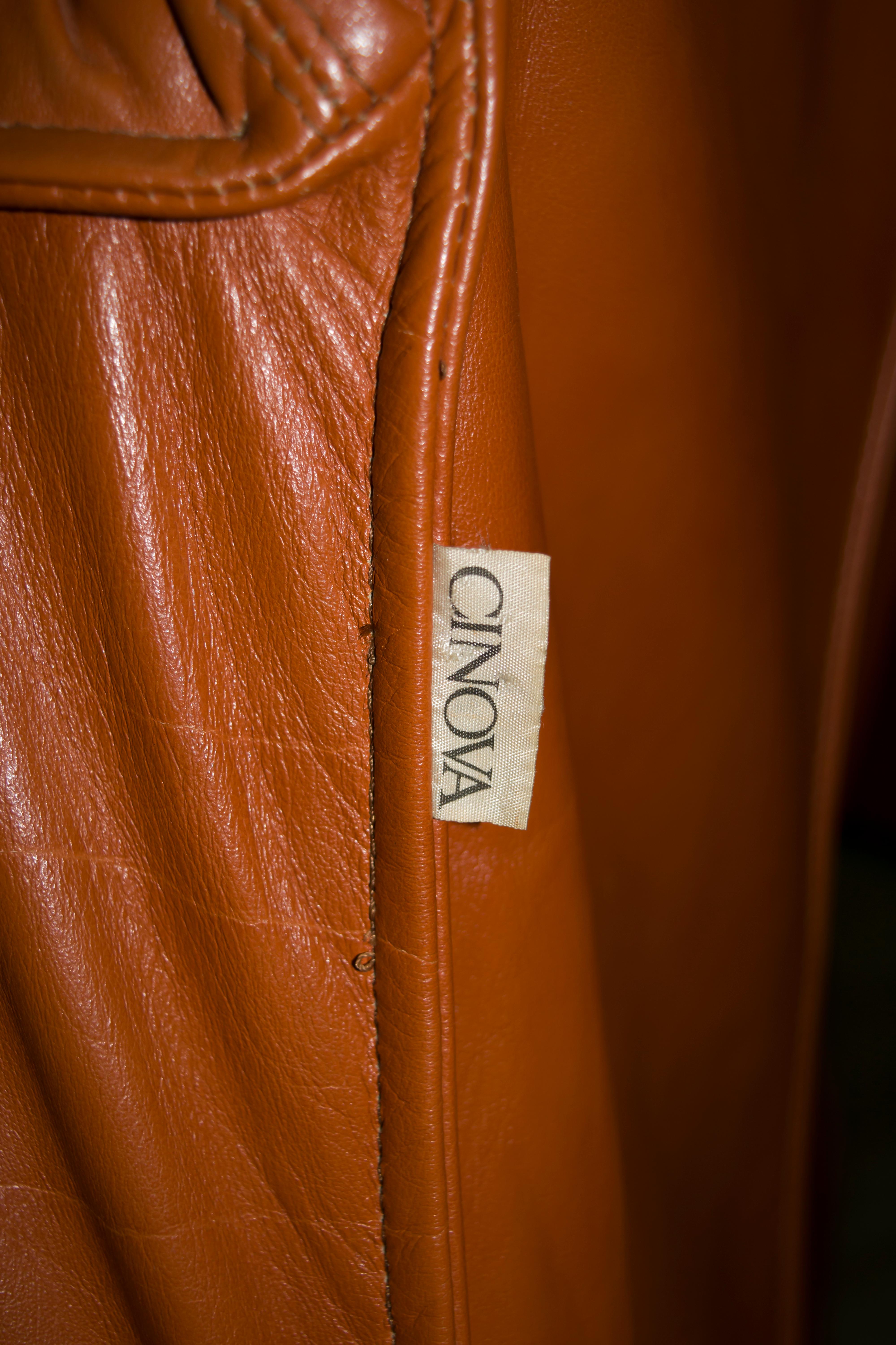 Paire de fauteuils italiens en cuir véritable, mi-siècle moderne, Cinova, années 1964 en vente 7