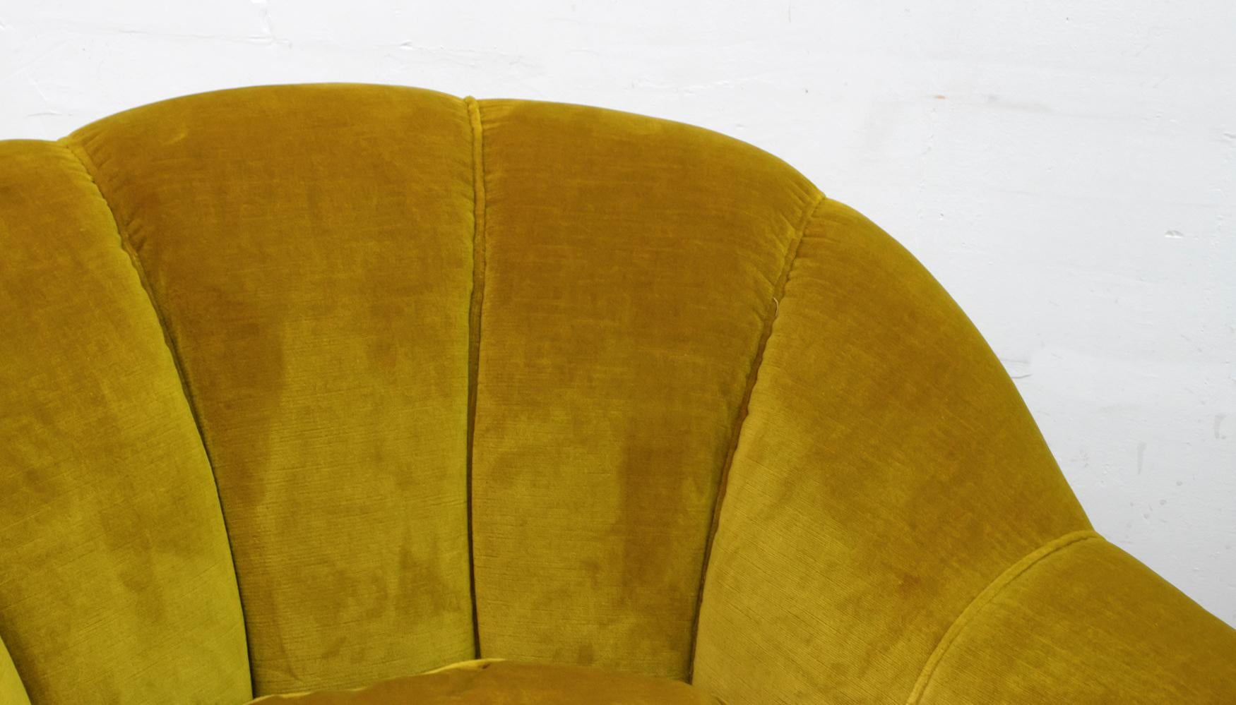 Pair of Mid-Century Modern Italian Velvet Armchairs, 1950s For Sale 6