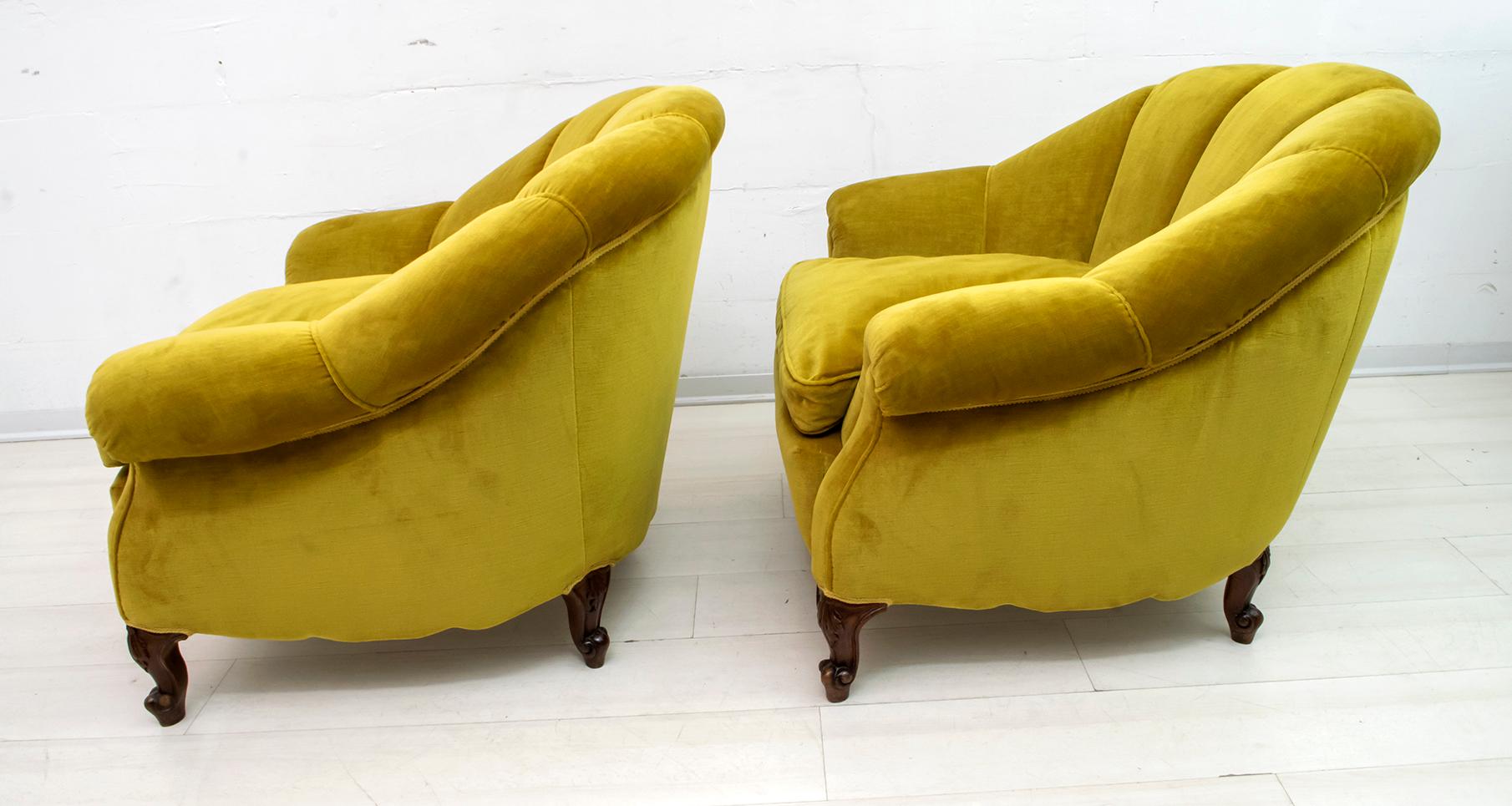 Pair of Mid-Century Modern Italian Velvet Armchairs, 1950s In Good Condition For Sale In Puglia, Puglia