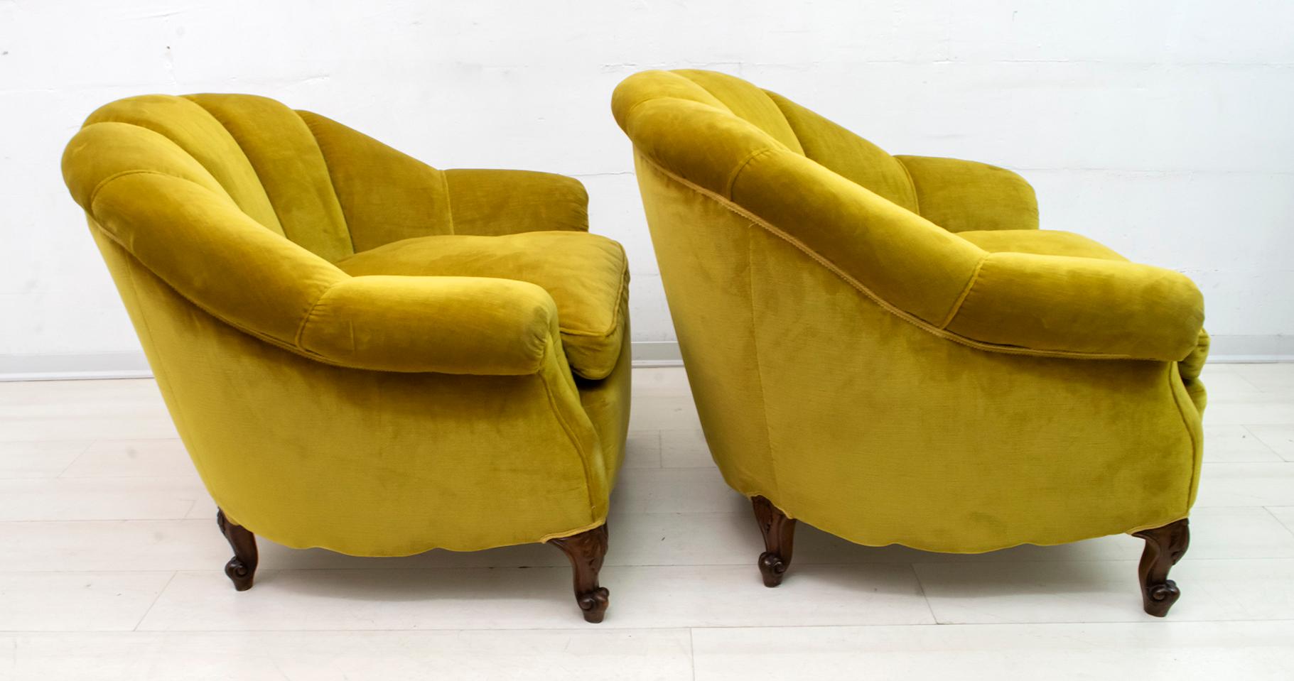 Pair of Mid-Century Modern Italian Velvet Armchairs, 1950s For Sale 1