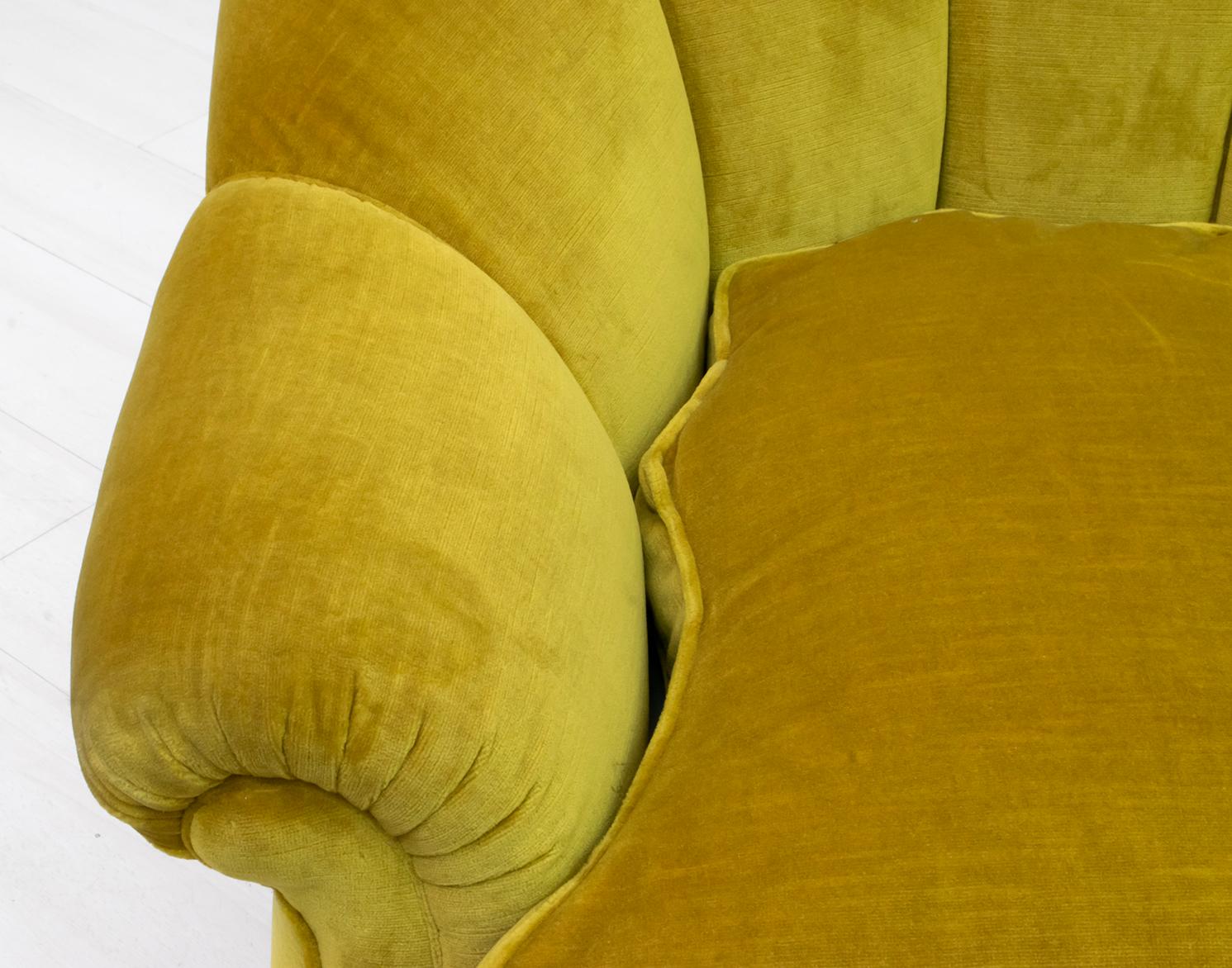 Pair of Mid-Century Modern Italian Velvet Armchairs, 1950s For Sale 4