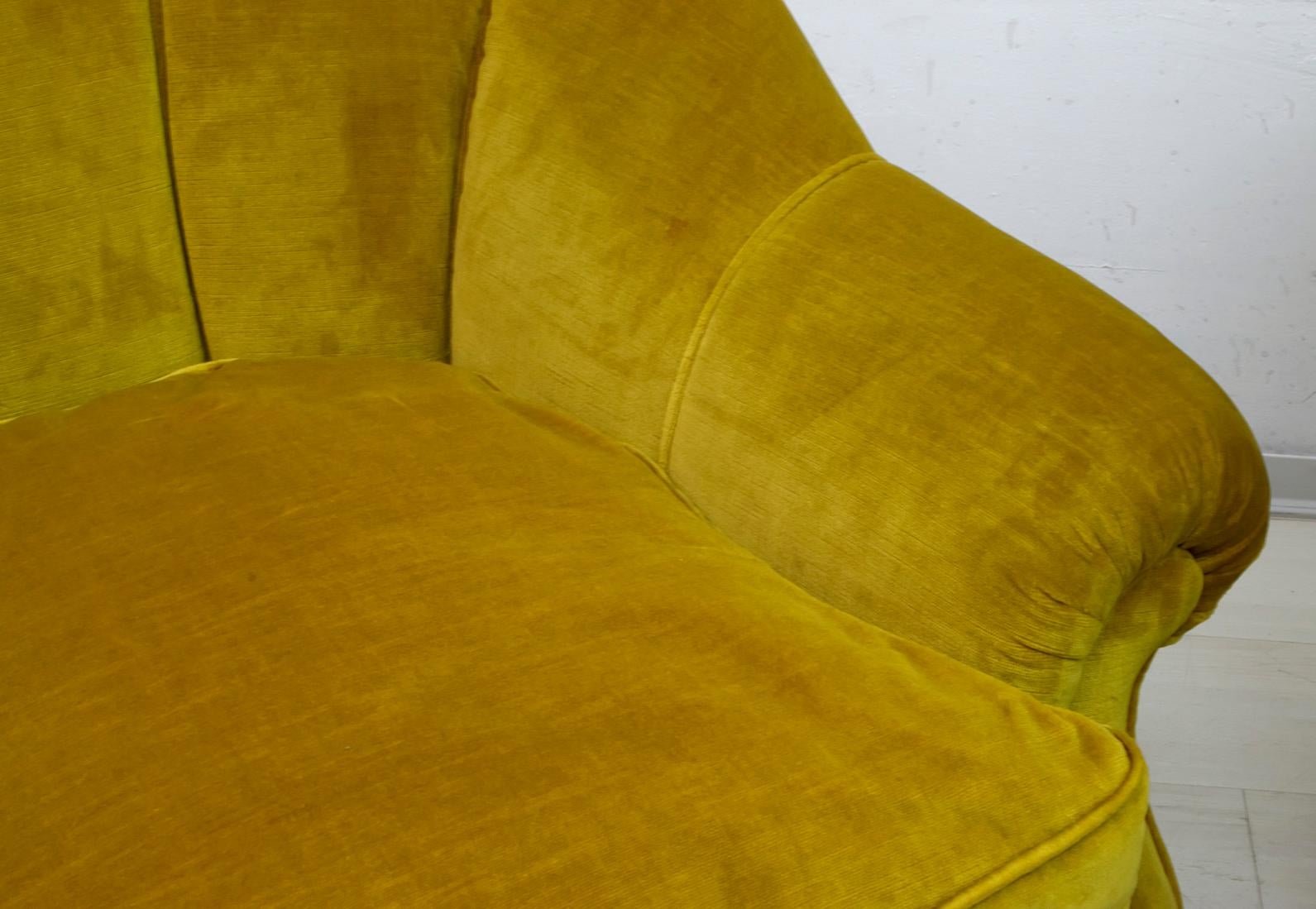 Pair of Mid-Century Modern Italian Velvet Armchairs, 1950s For Sale 5