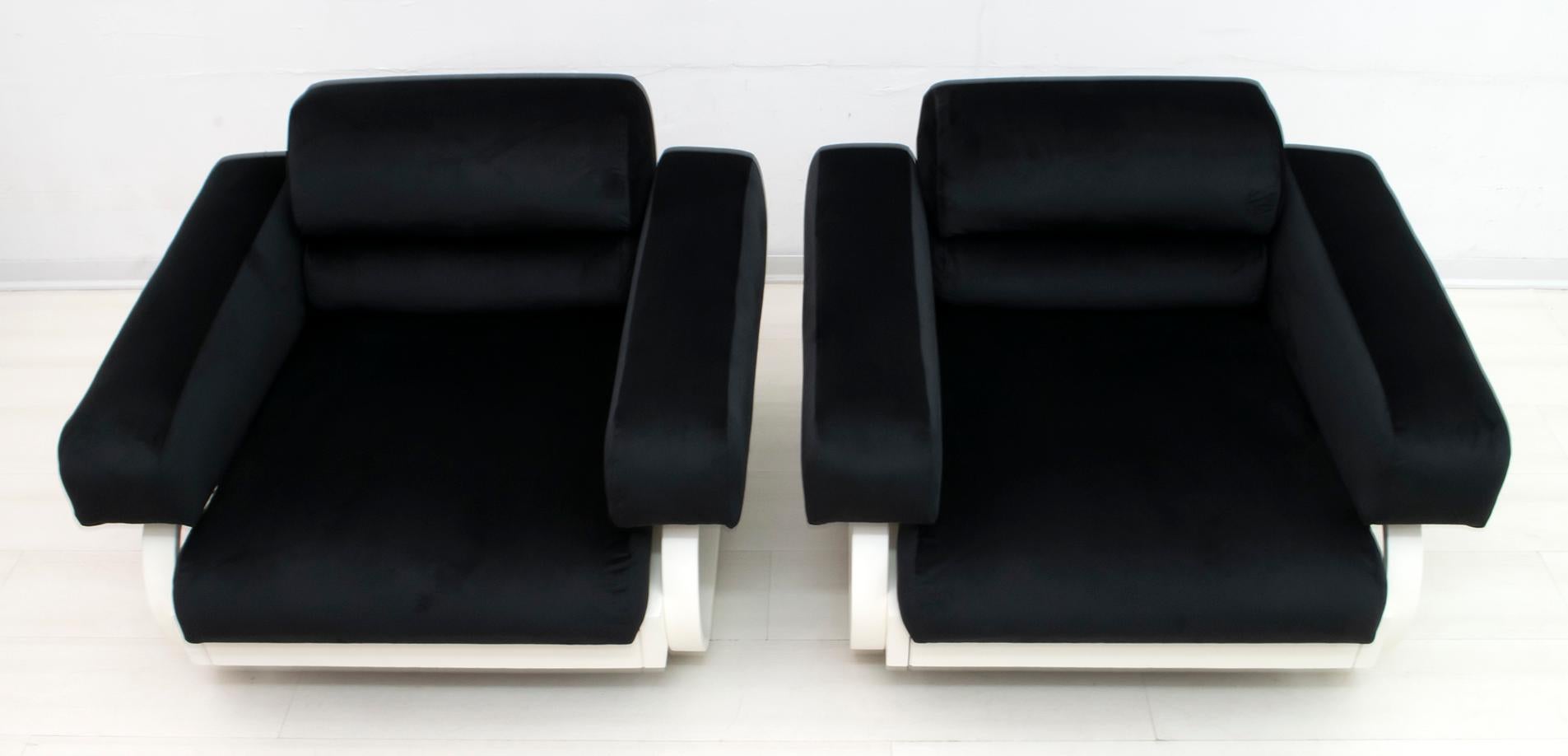 Pair of Mid-Century Modern Italian Velvet Armchairs, 1960s For Sale 1