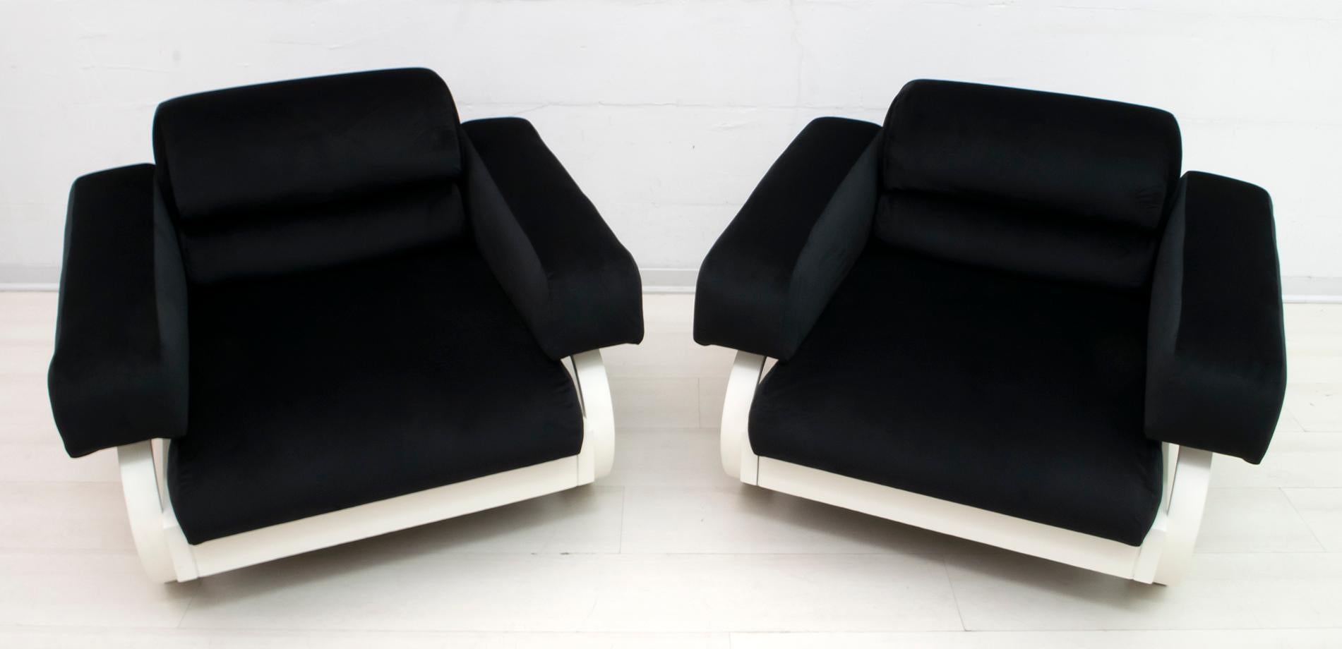 Pair of Mid-Century Modern Italian Velvet Armchairs, 1960s For Sale 2