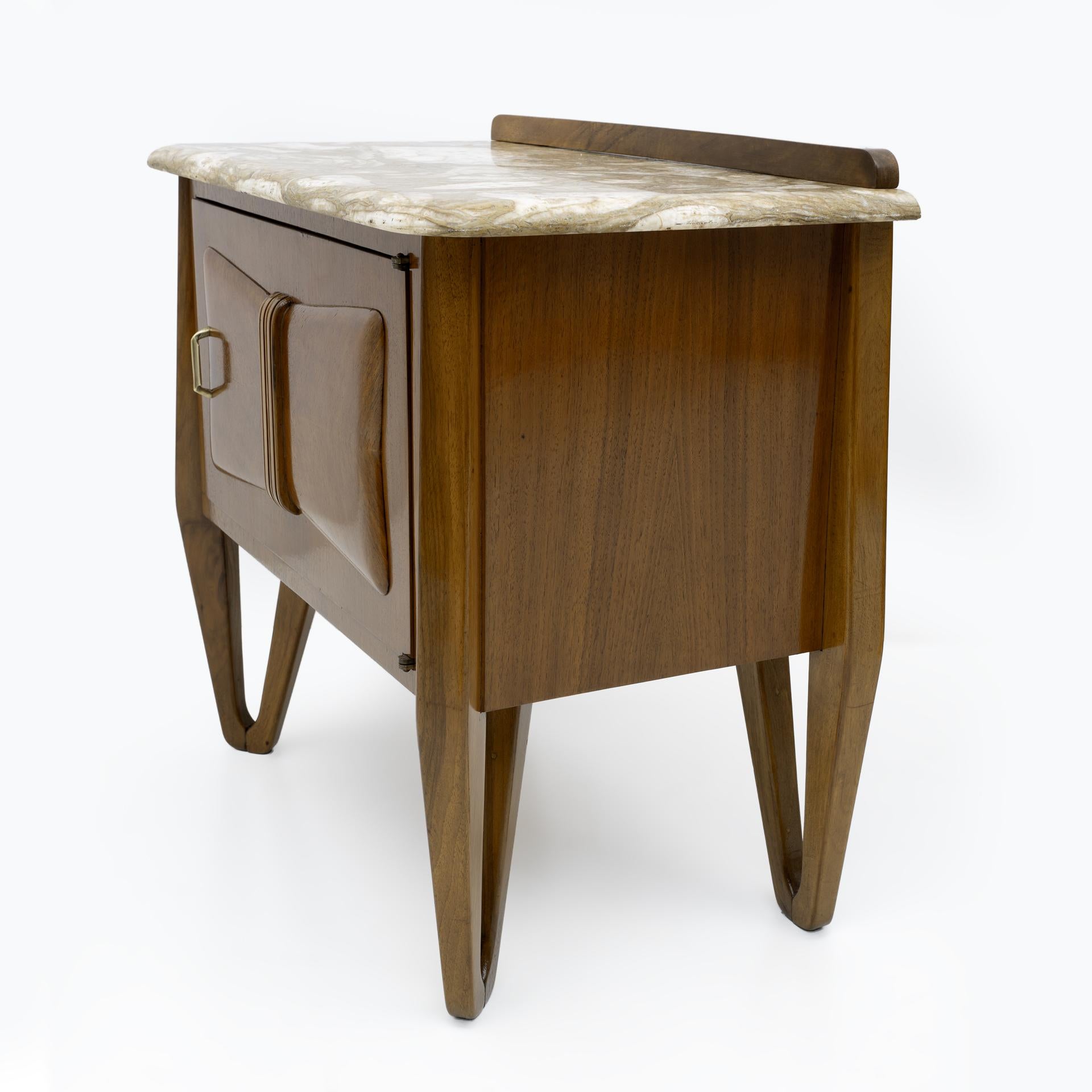 Pair of Mid-Century Modern Italian Walnut and Marble Nightstands, 1950s In Good Condition For Sale In Puglia, Puglia