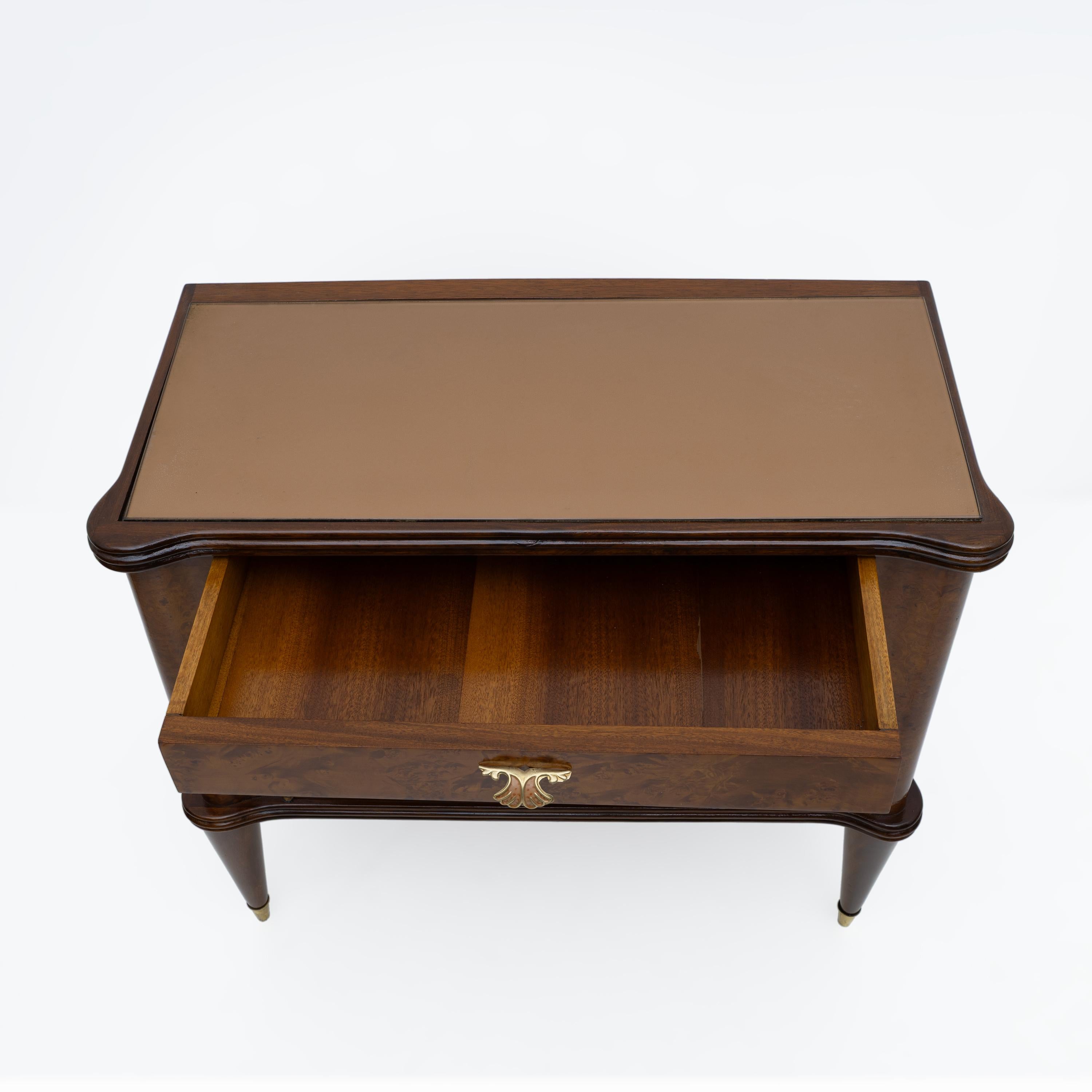 Paire de tables de nuit italiennes modernes du milieu du siècle en noyer et racine de thuya, années 1950 en vente 3