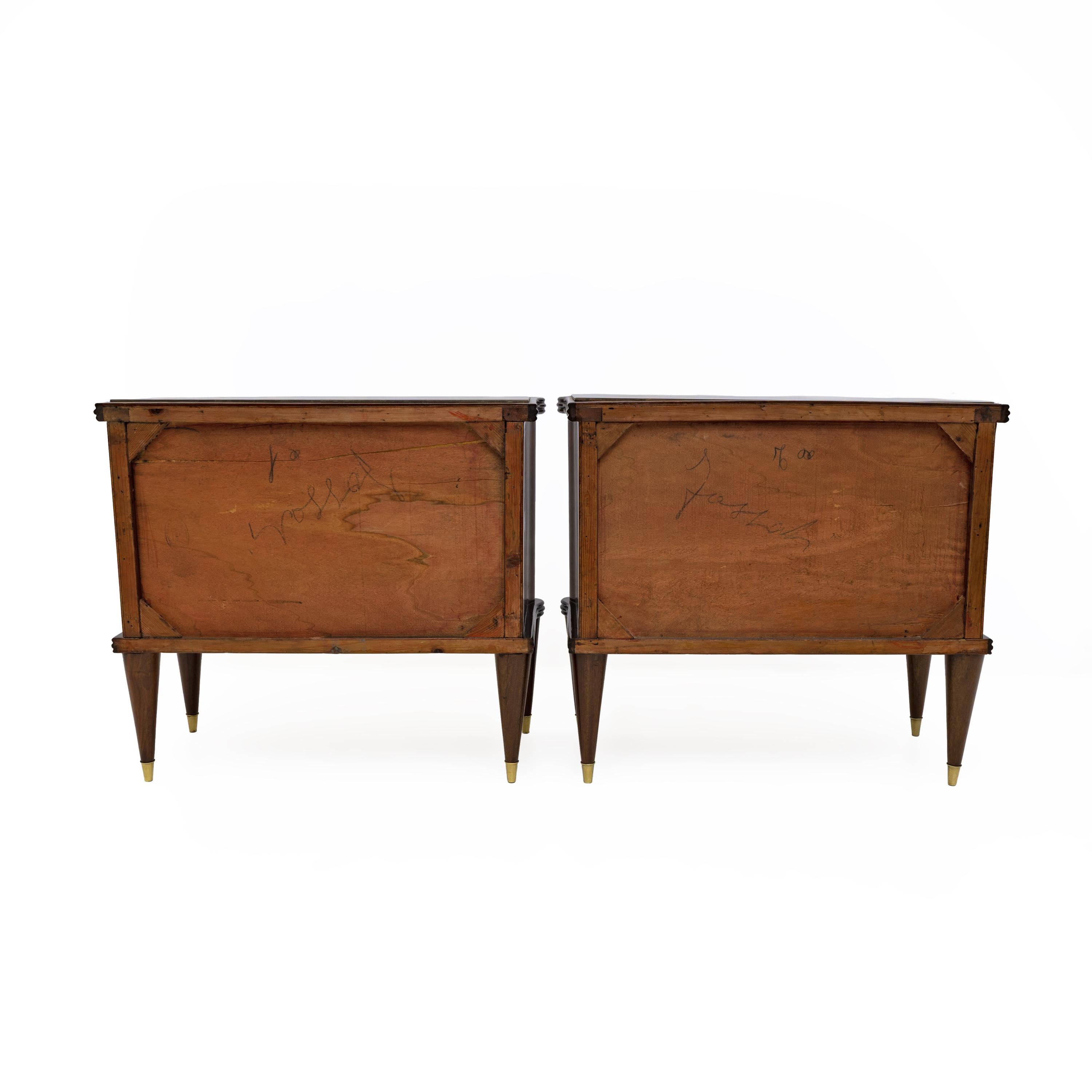 Paire de tables de nuit italiennes modernes du milieu du siècle en noyer et racine de thuya, années 1950 en vente 5