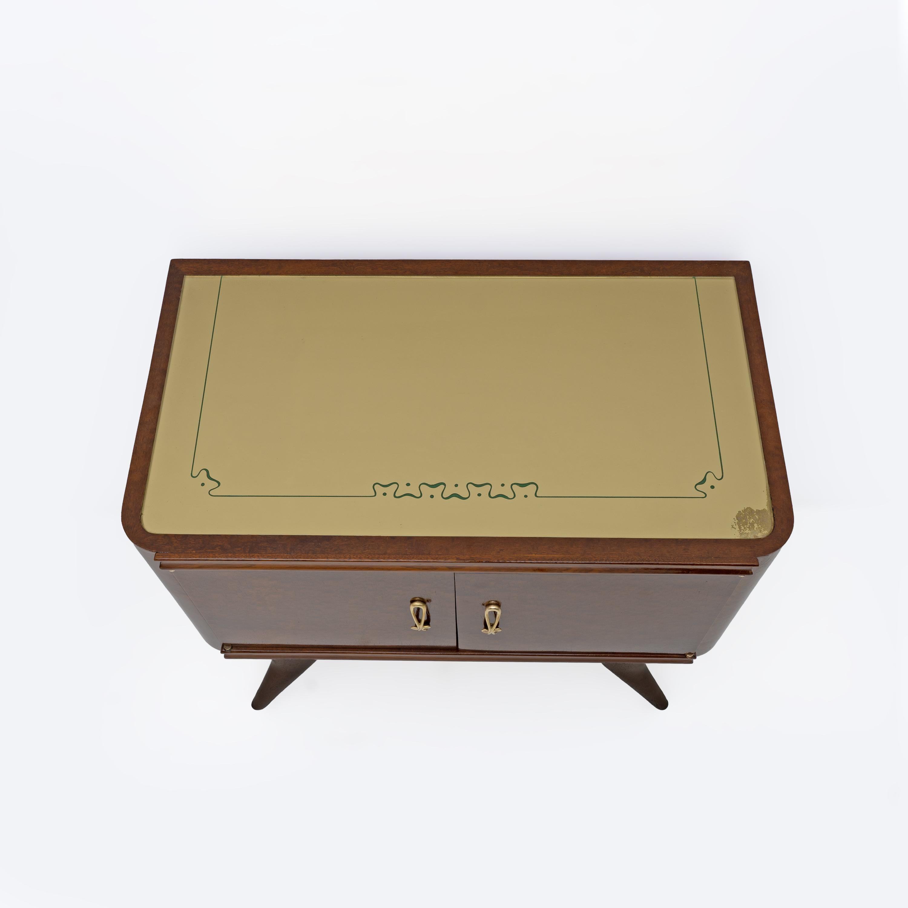 Pair of Mid-Century Modern Italian Walnut and Thuja Root Nightstands, 1950s en venta 3
