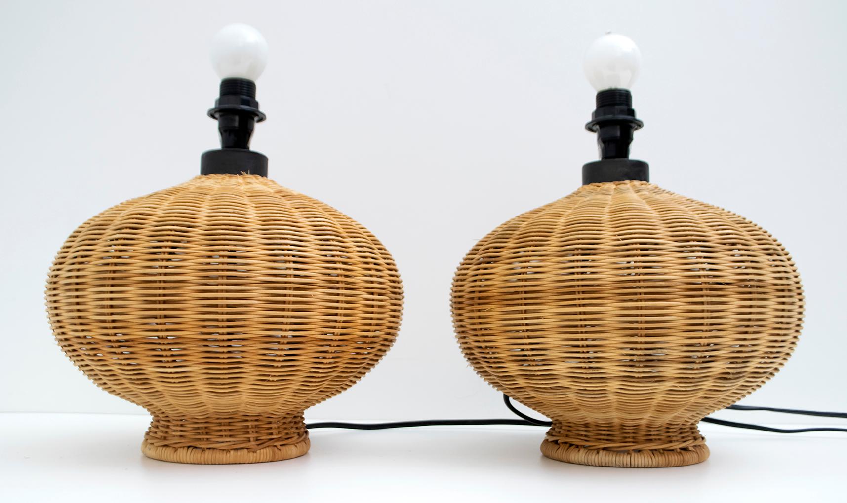 Pair of Mid-Century Modern Italian Wicker Table Lamps, 1970s In Good Condition In Puglia, Puglia
