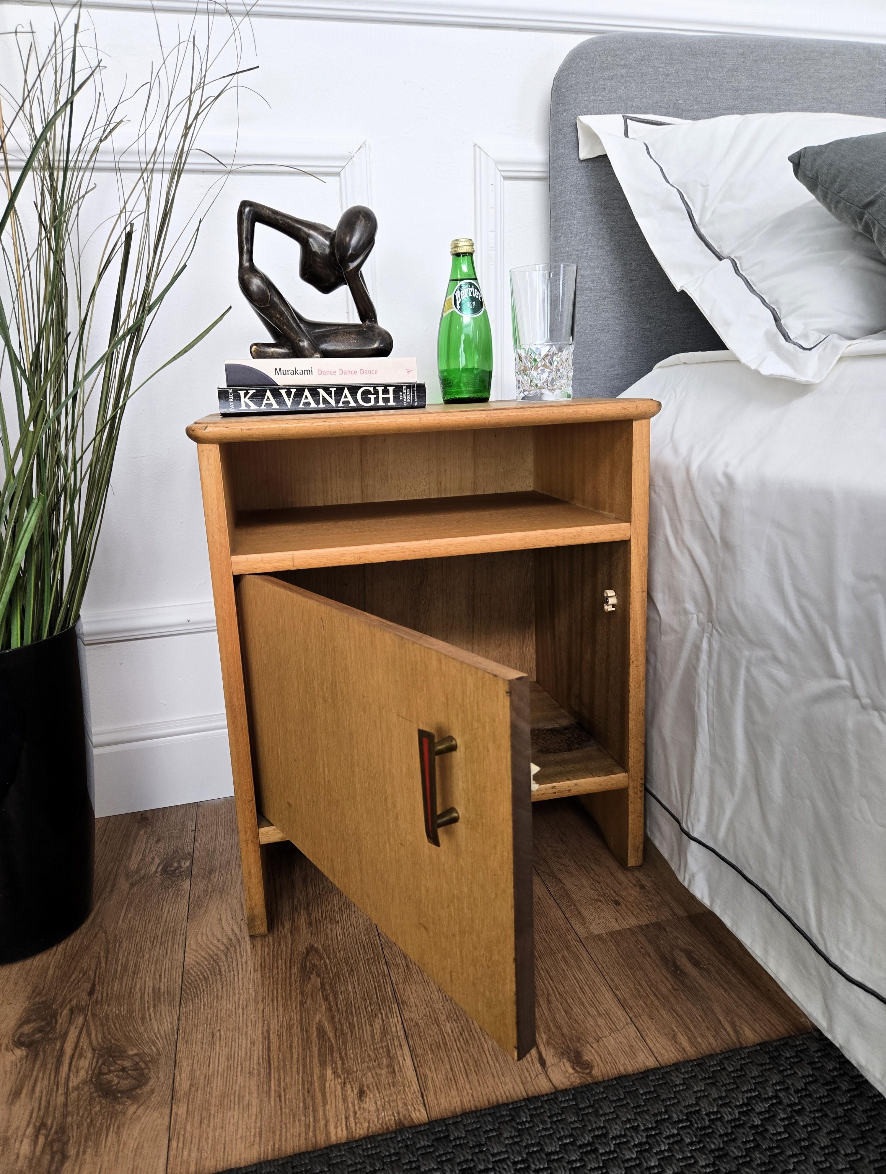 Paar Mid-Century Modern Italian Wood Night Stands Bed Side Tables (Italienisch) im Angebot