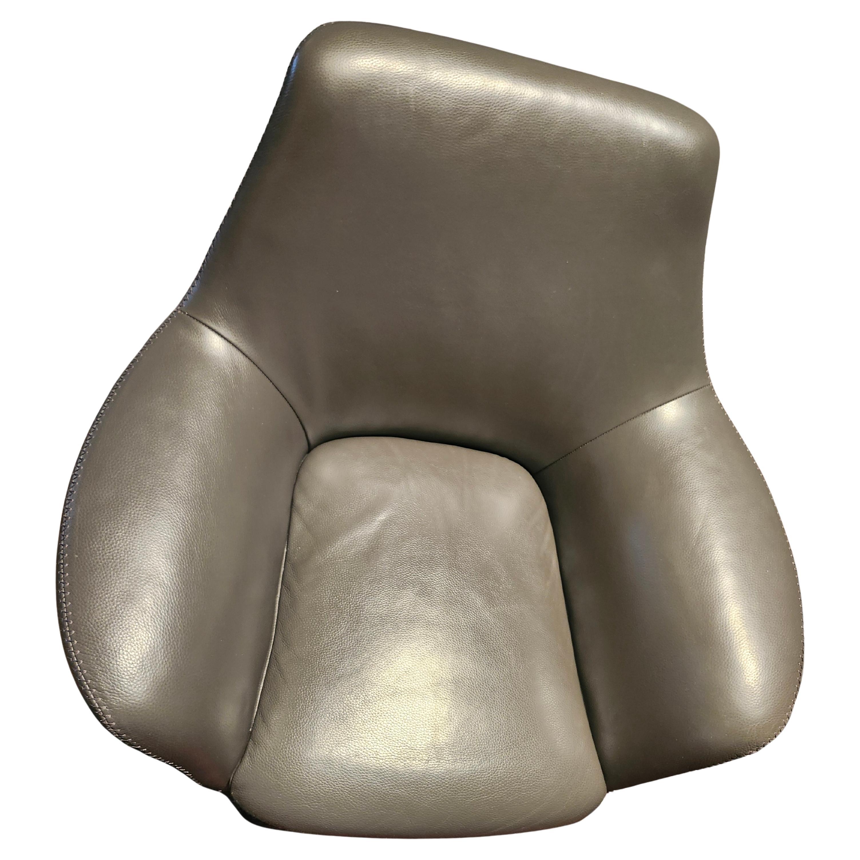 Mid-Century Modern Pair of Mid Century Modern Italian Grey Leather Swiveling Lounge Chairs For Sale