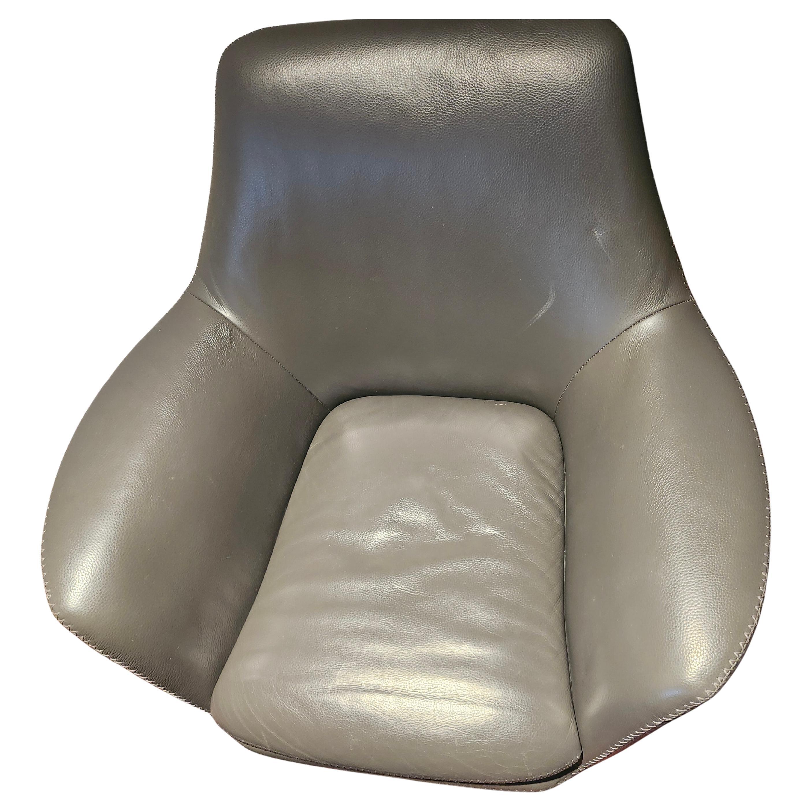 Hand-Crafted Pair of Mid Century Modern Italian Grey Leather Swiveling Lounge Chairs For Sale